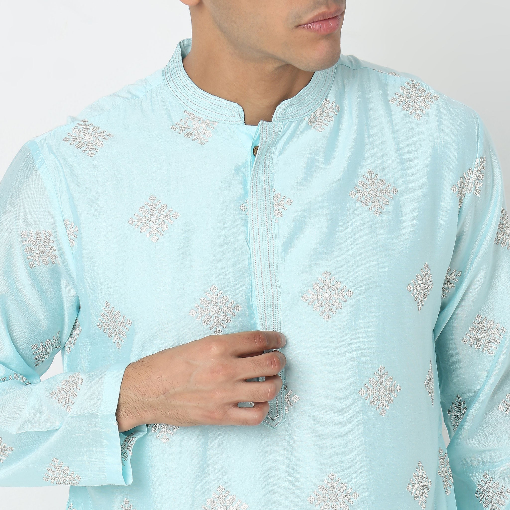 Regular Fit Printed Kurta - Image 4