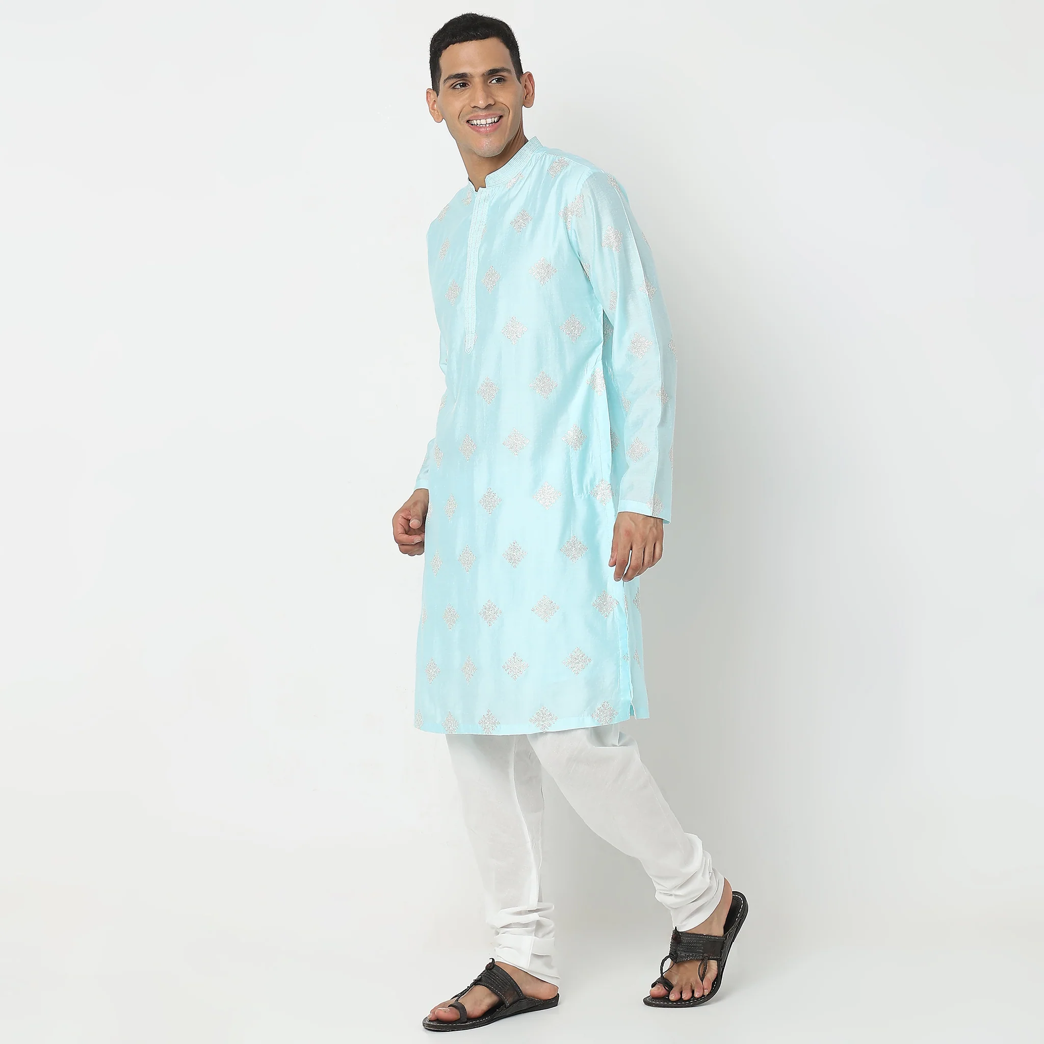 Regular Fit Printed Kurta - Image 5
