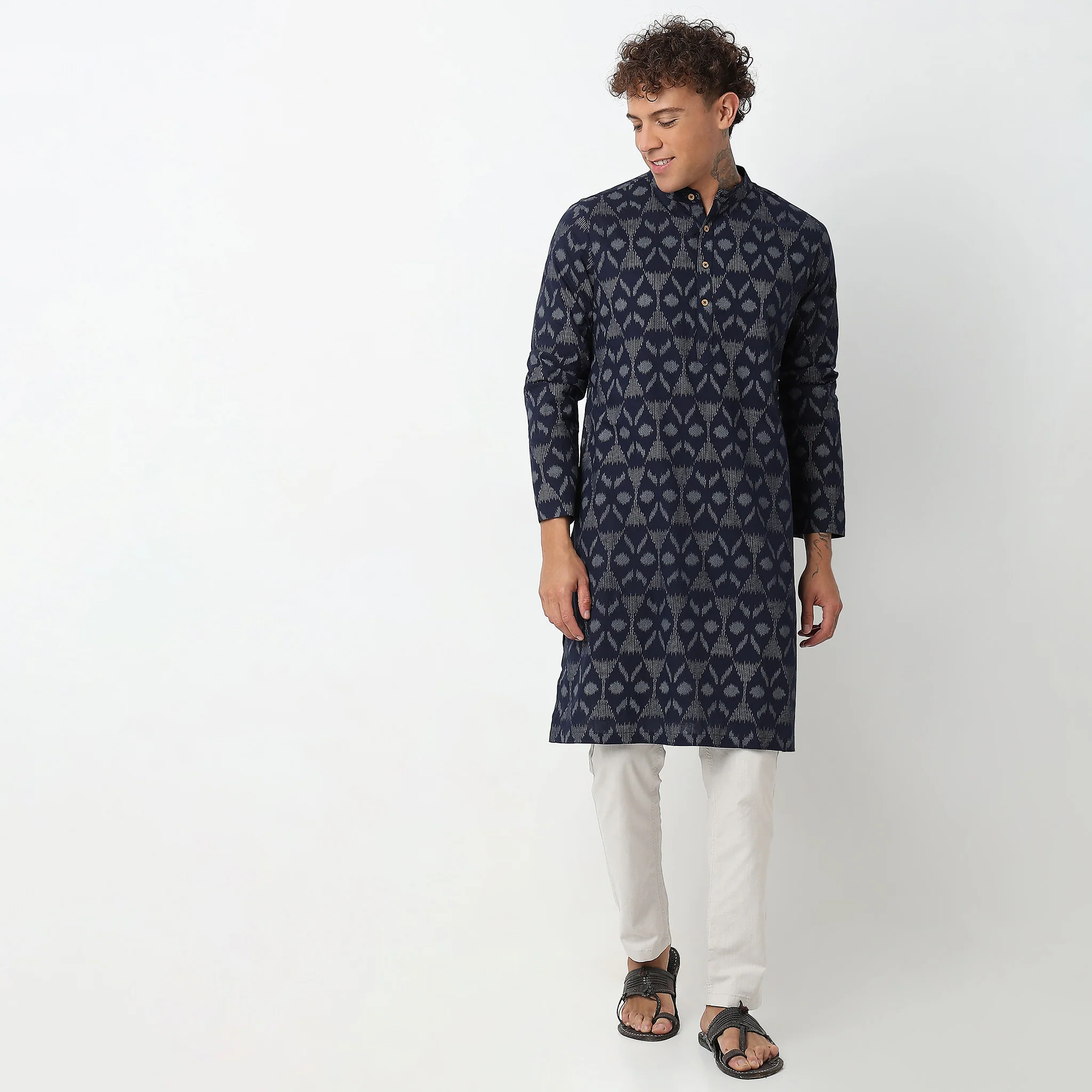 Regular Fit Printed Kurta - Image 2