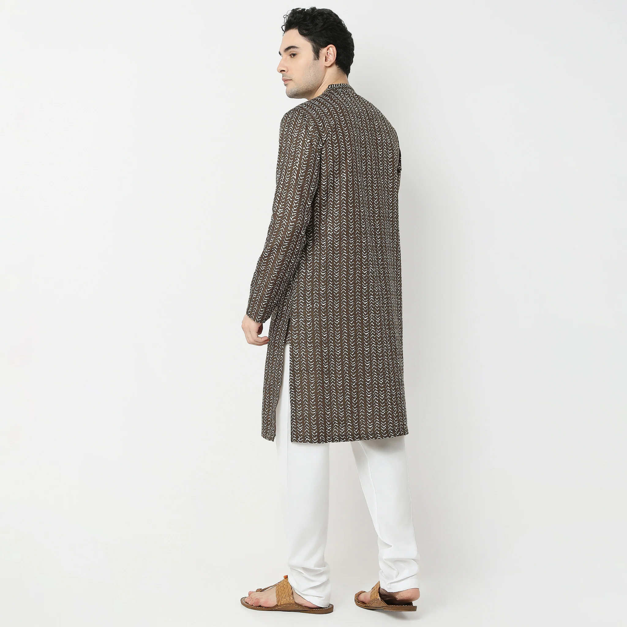 Regular Fit Printed Kurta - Image 3