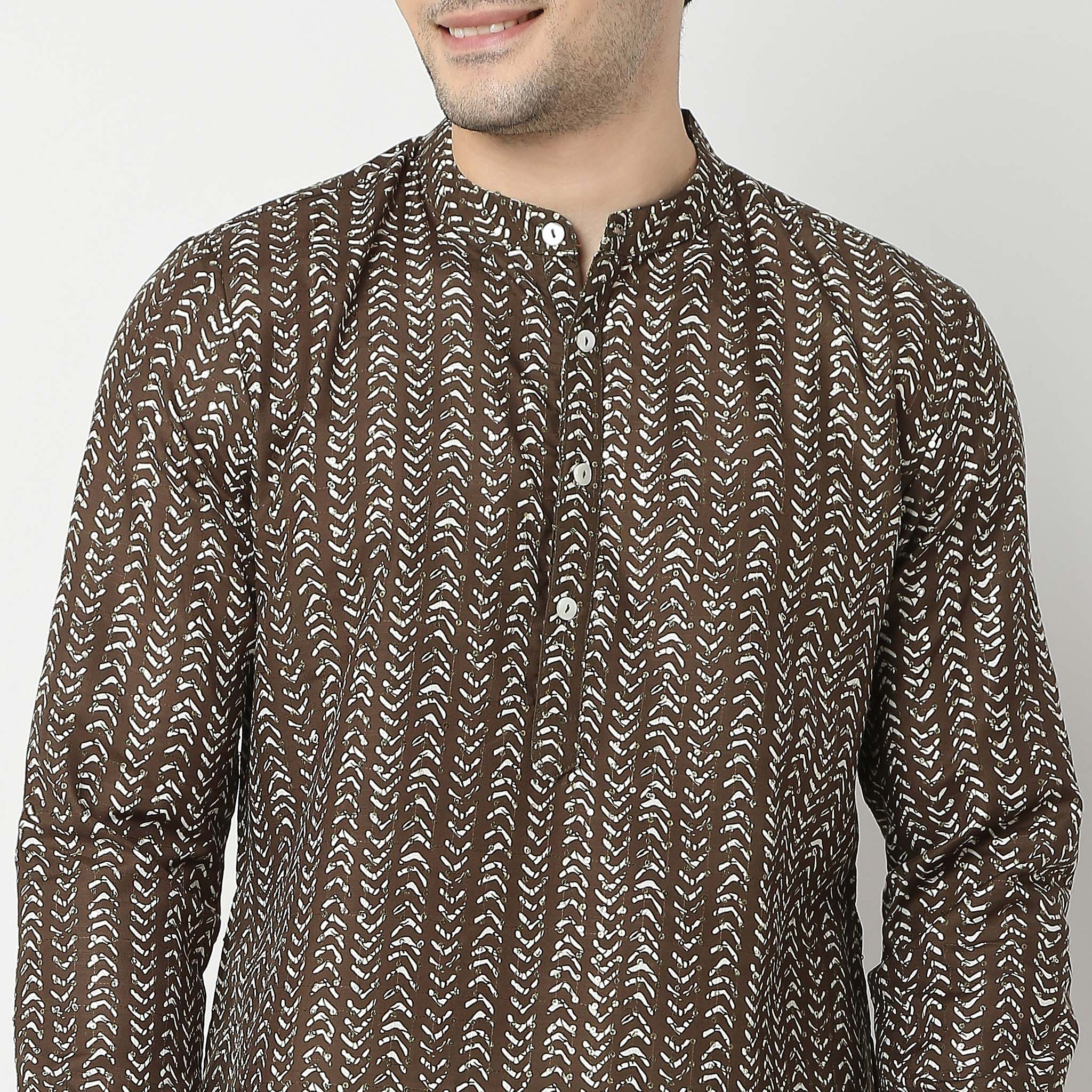 Regular Fit Printed Kurta - Image 4