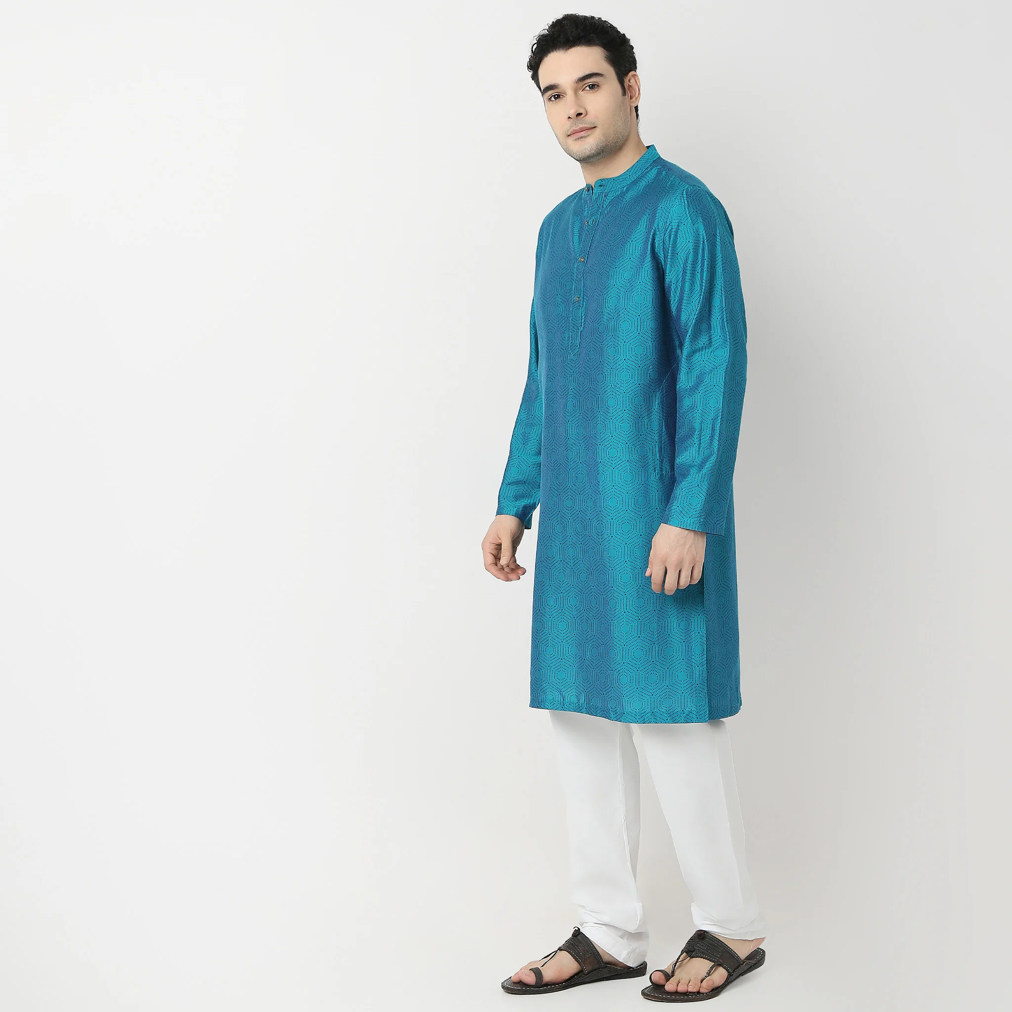 Regular Fit Printed Kurta - Image 5
