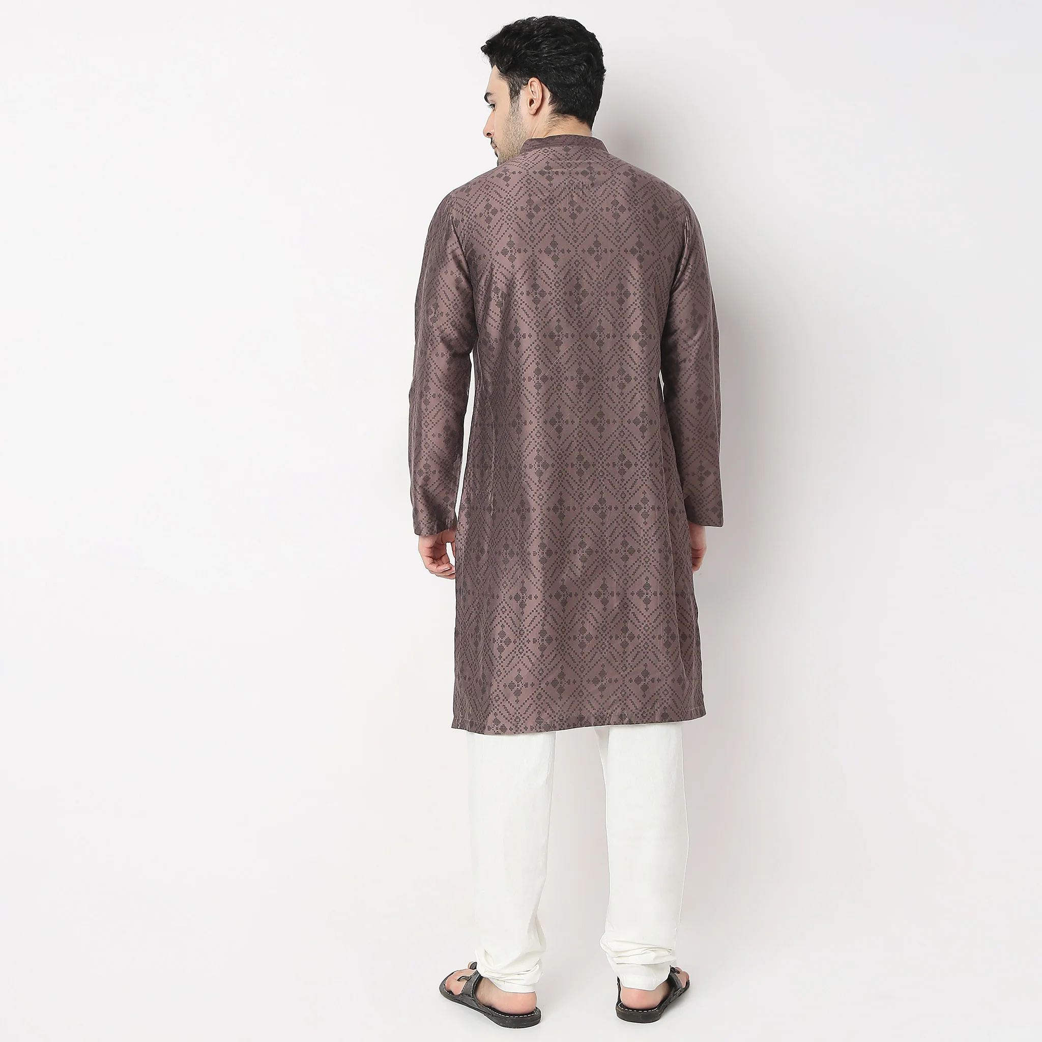 Regular Fit Printed Kurta - Image 3
