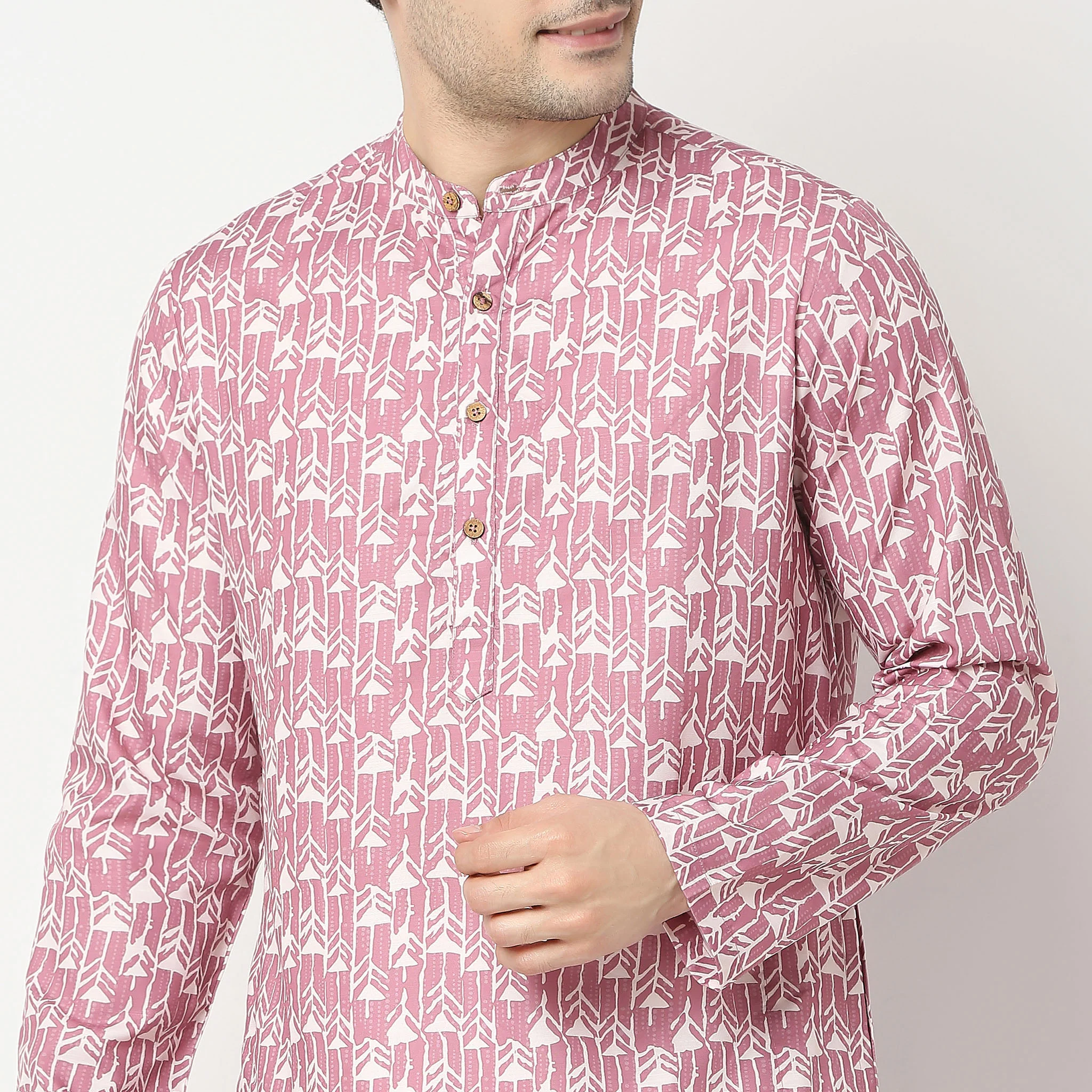 Regular Fit Printed Kurta - Image 4