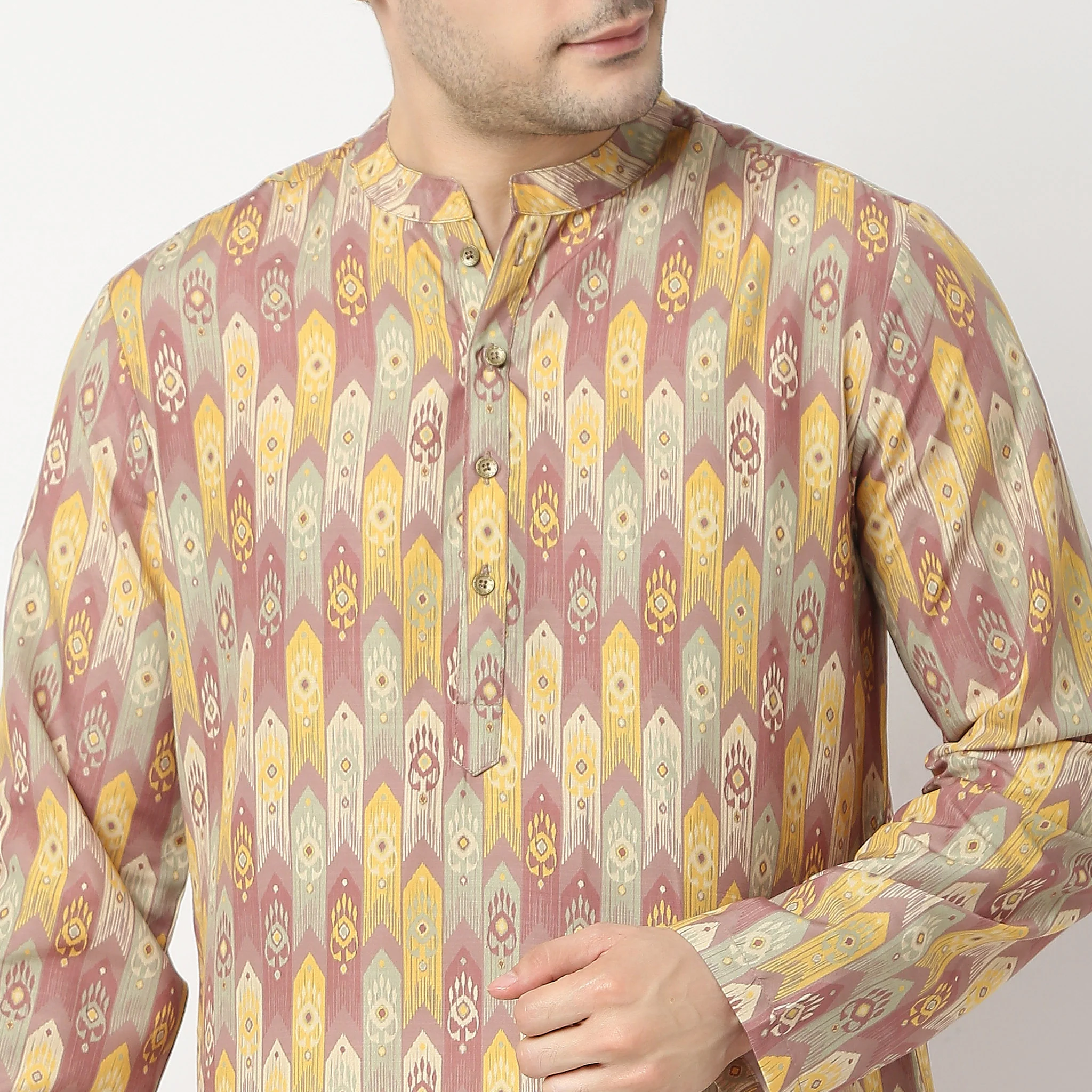 Regular Fit Printed Kurta - Image 4
