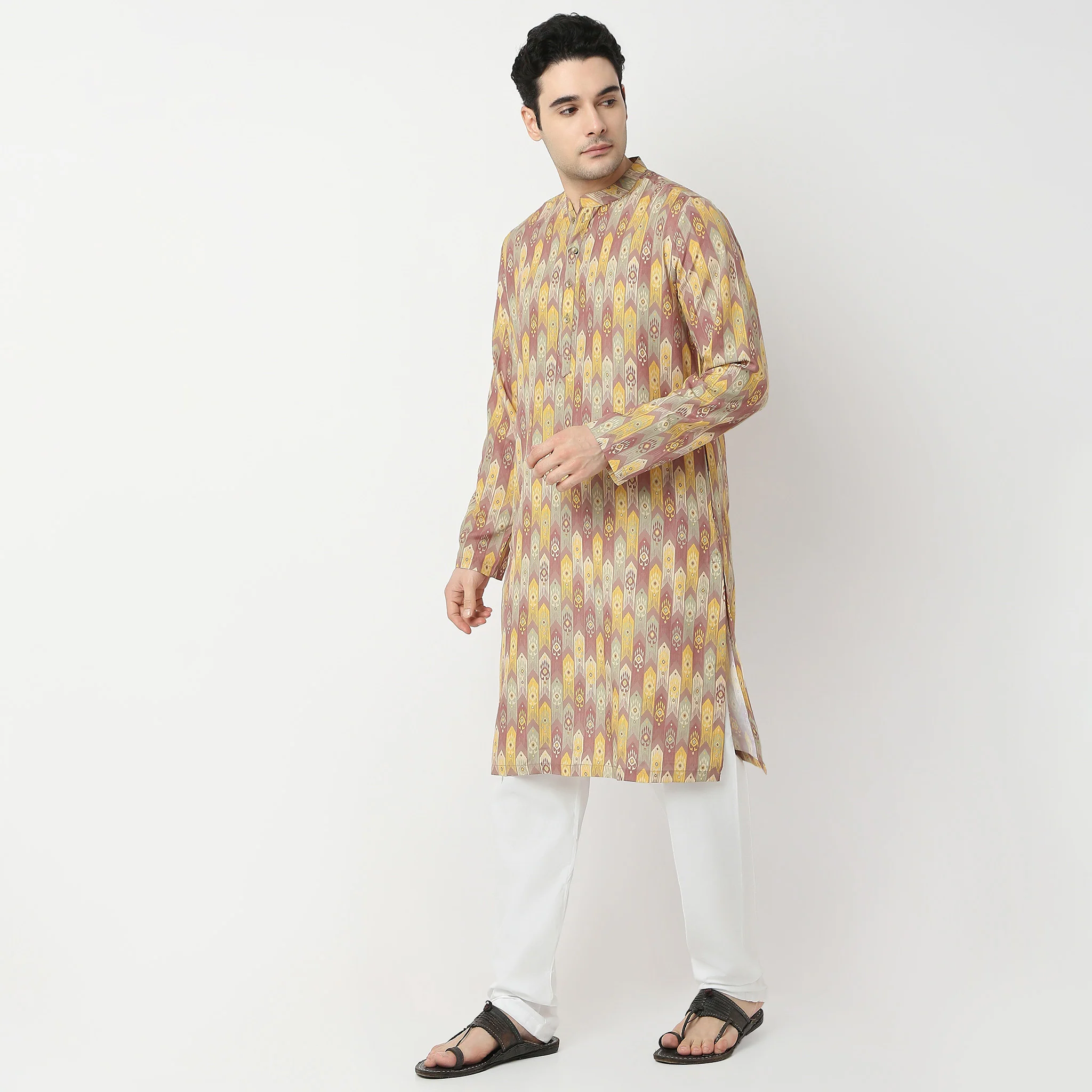 Regular Fit Printed Kurta - Image 5