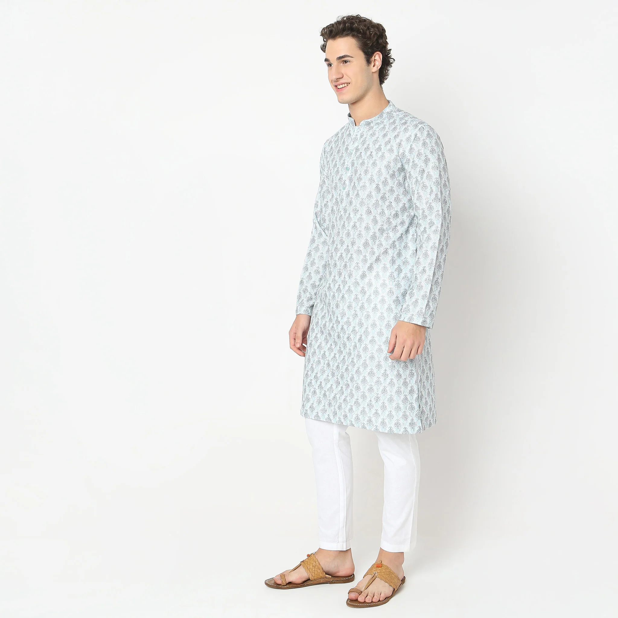 Regular Fit Printed Kurta - Image 5