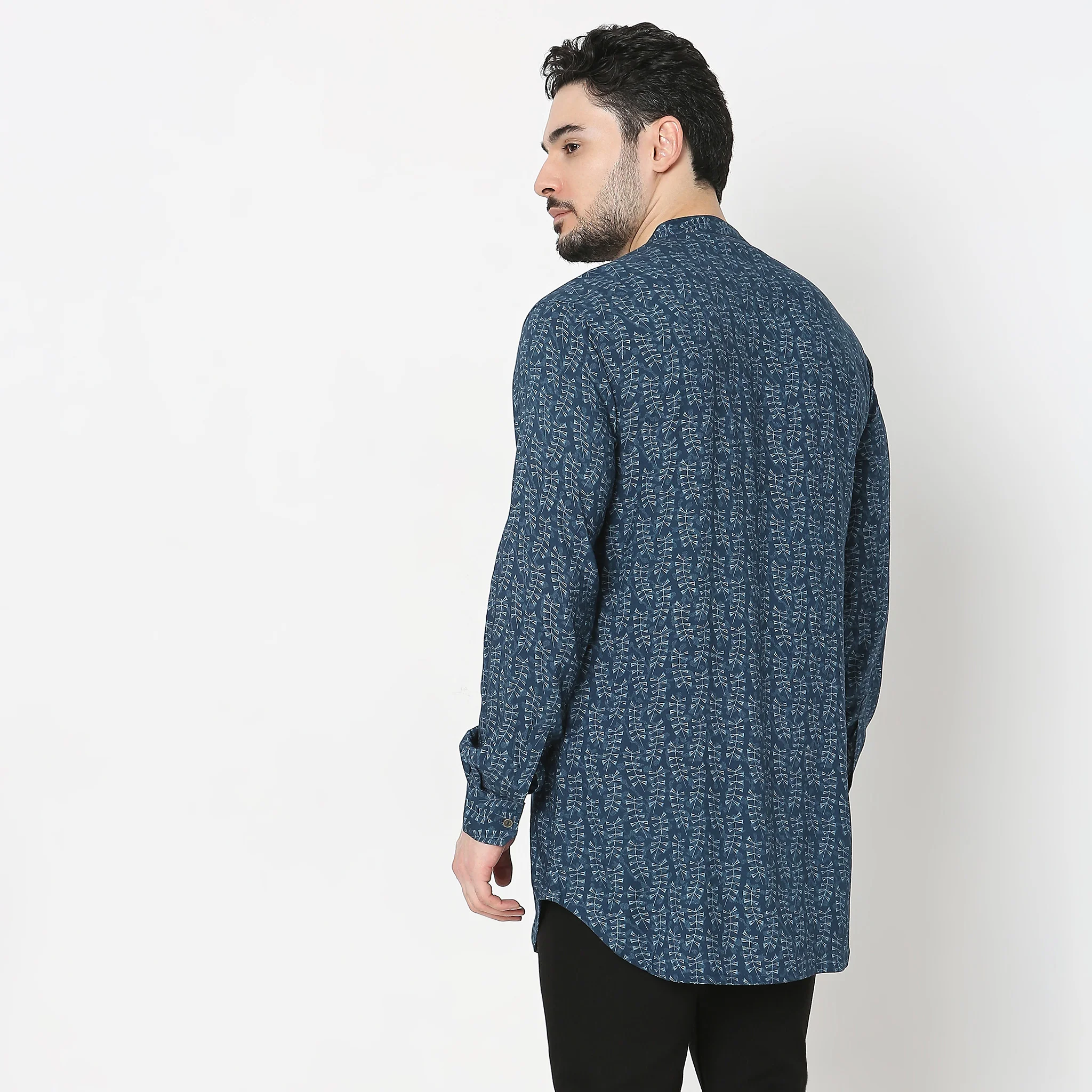 Regular Fit Printed Kurta - Image 3