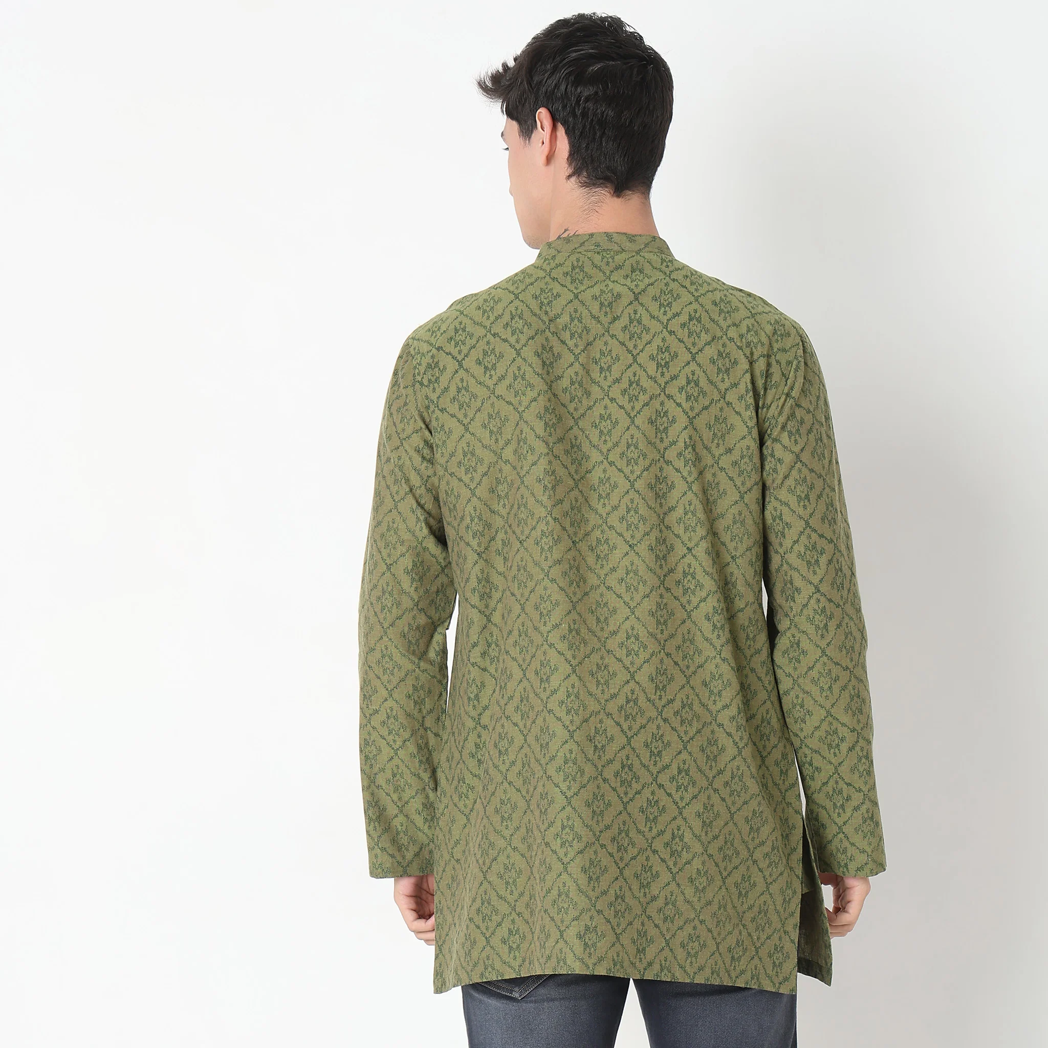 Regular Fit Printed Kurta - Image 3