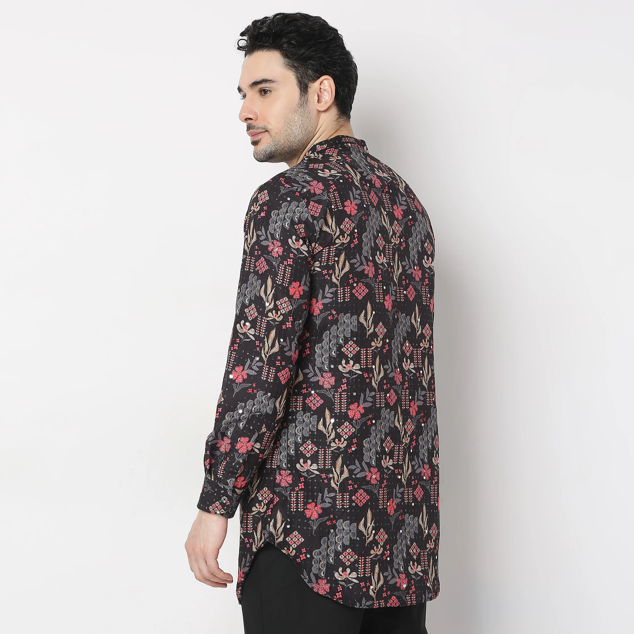 Regular Fit Printed Kurta - Image 3