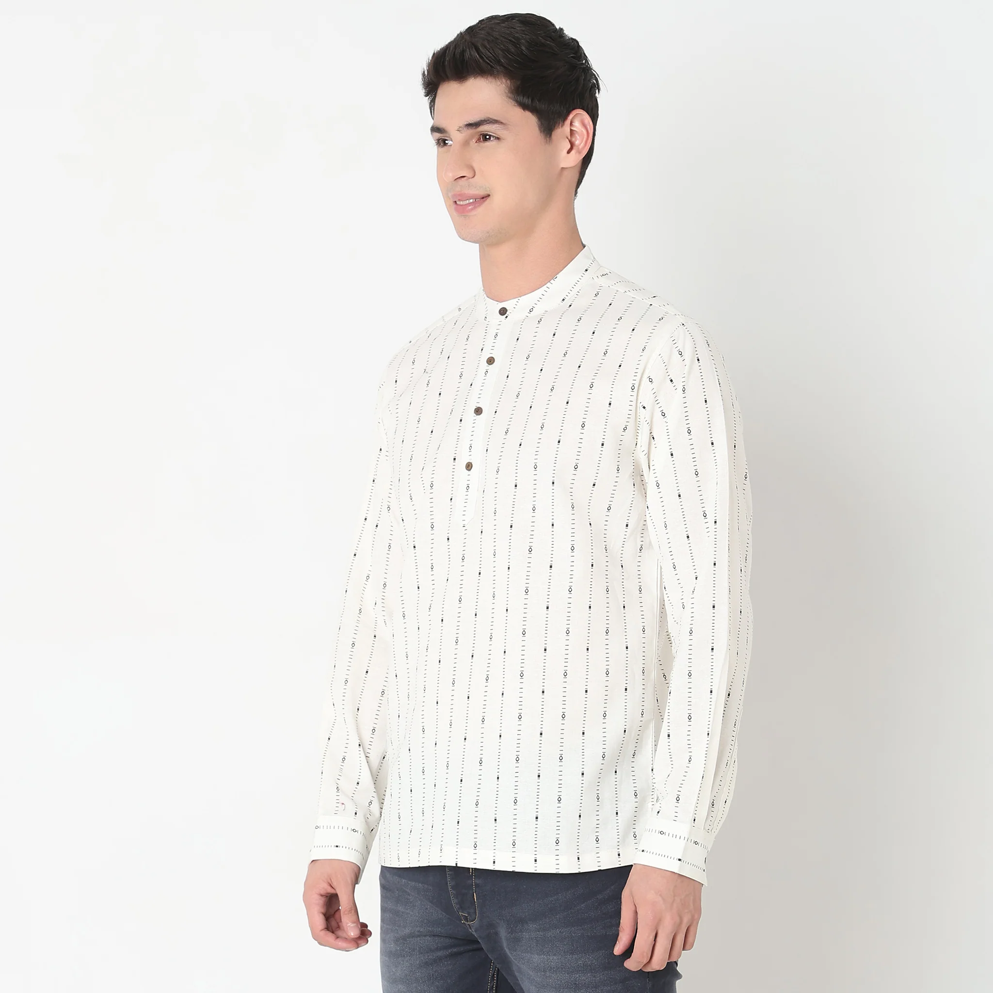 Regular Fit Printed Kurta - Image 5