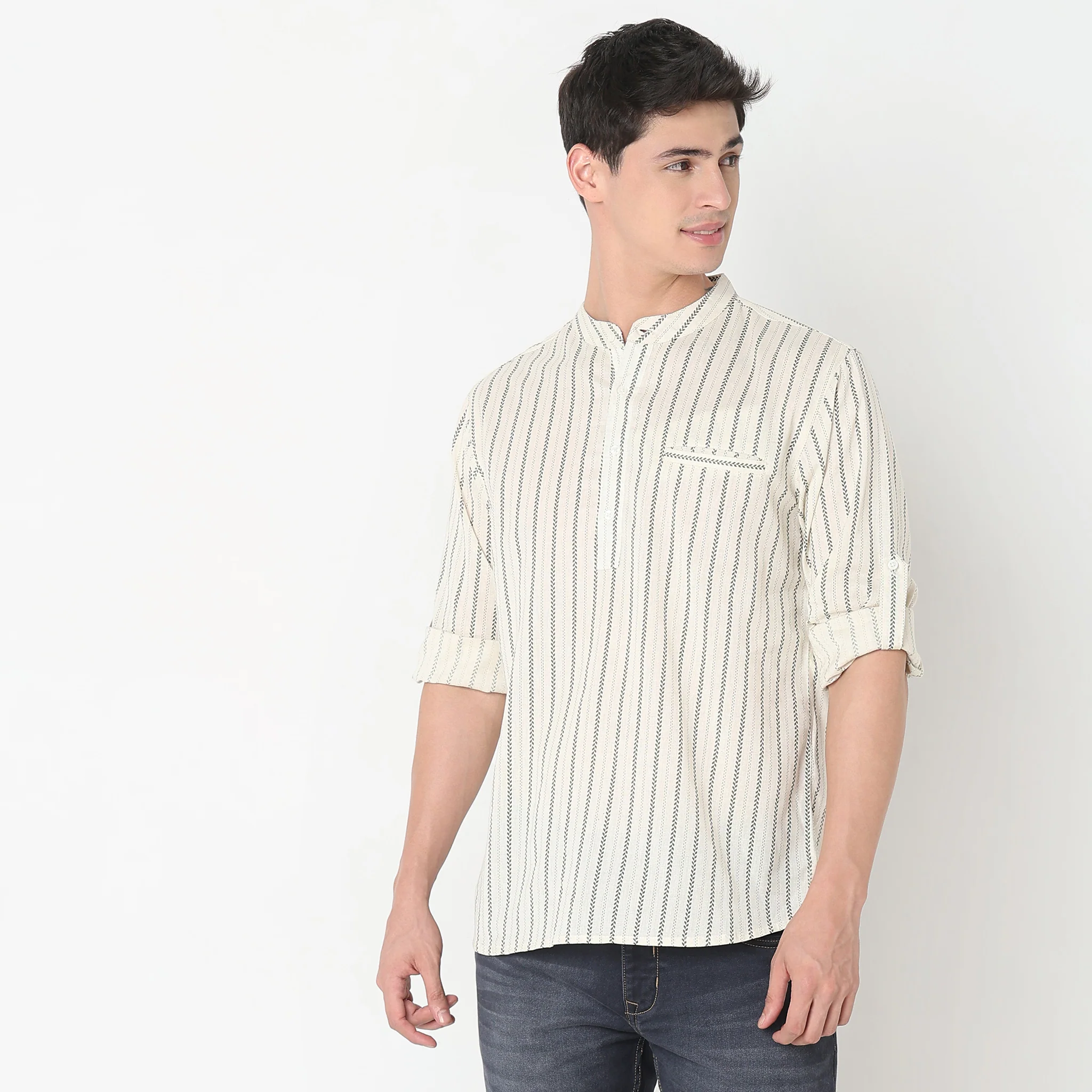 Regular Fit Printed Kurta - Image 5