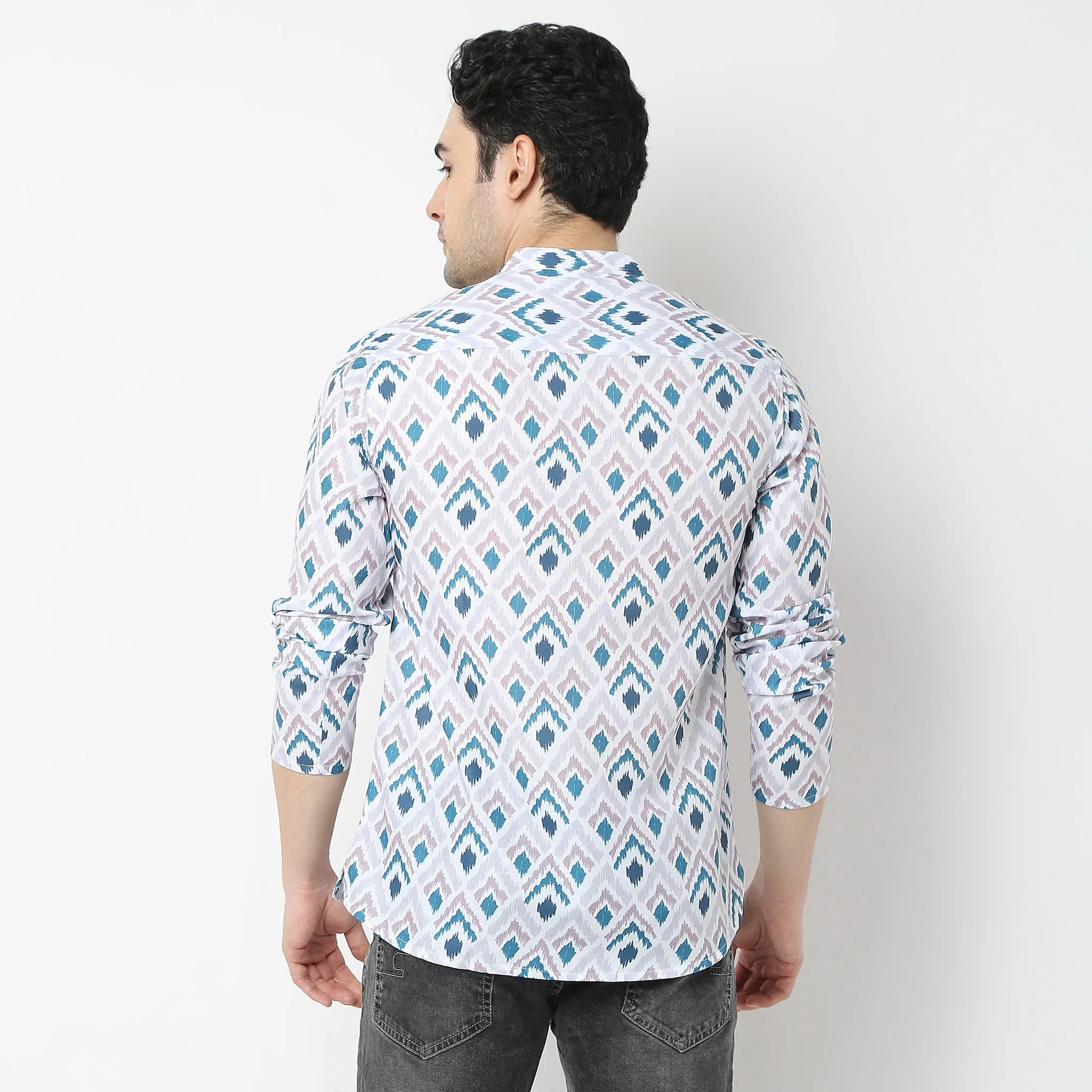 Regular Fit Printed Kurta - Image 3