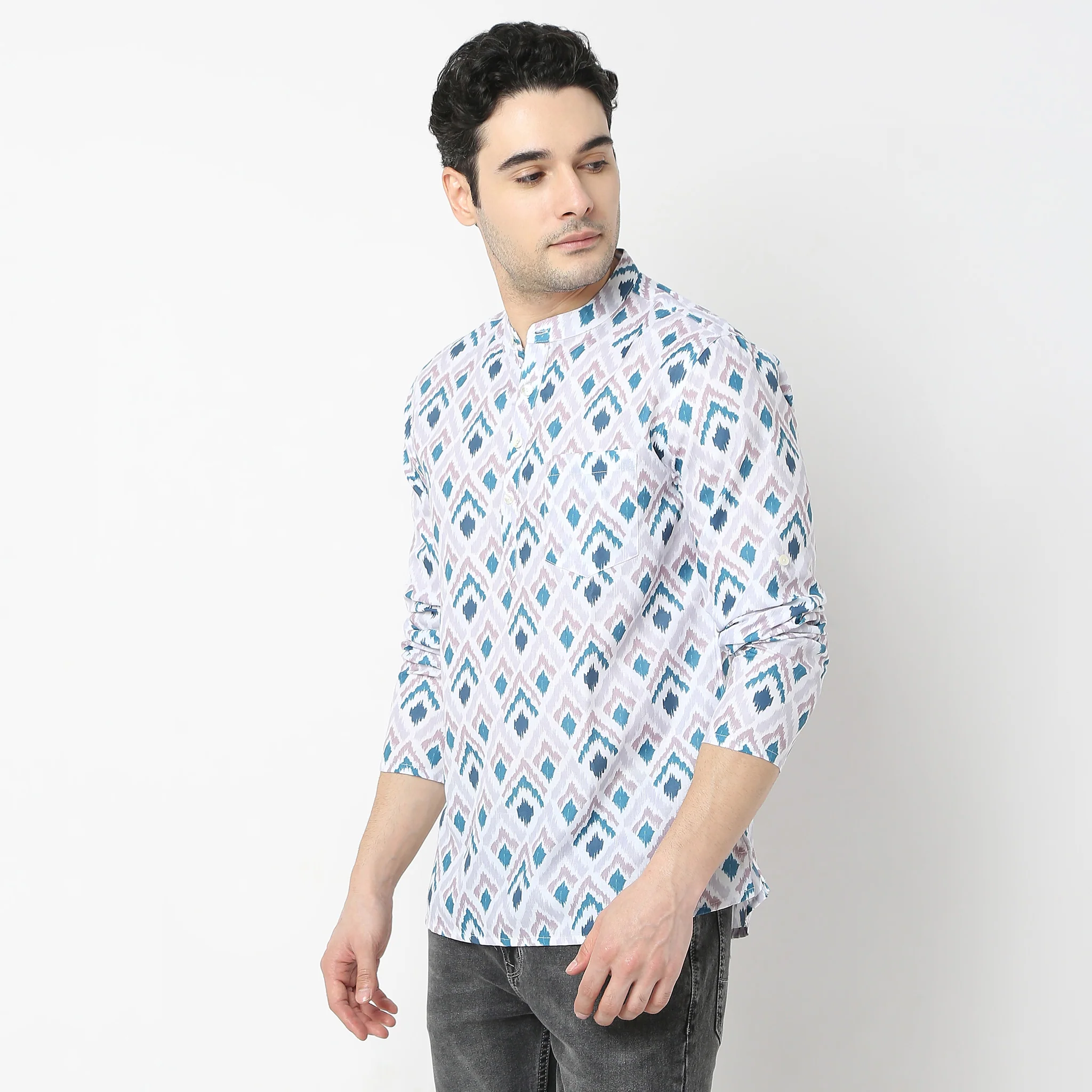 Regular Fit Printed Kurta - Image 5