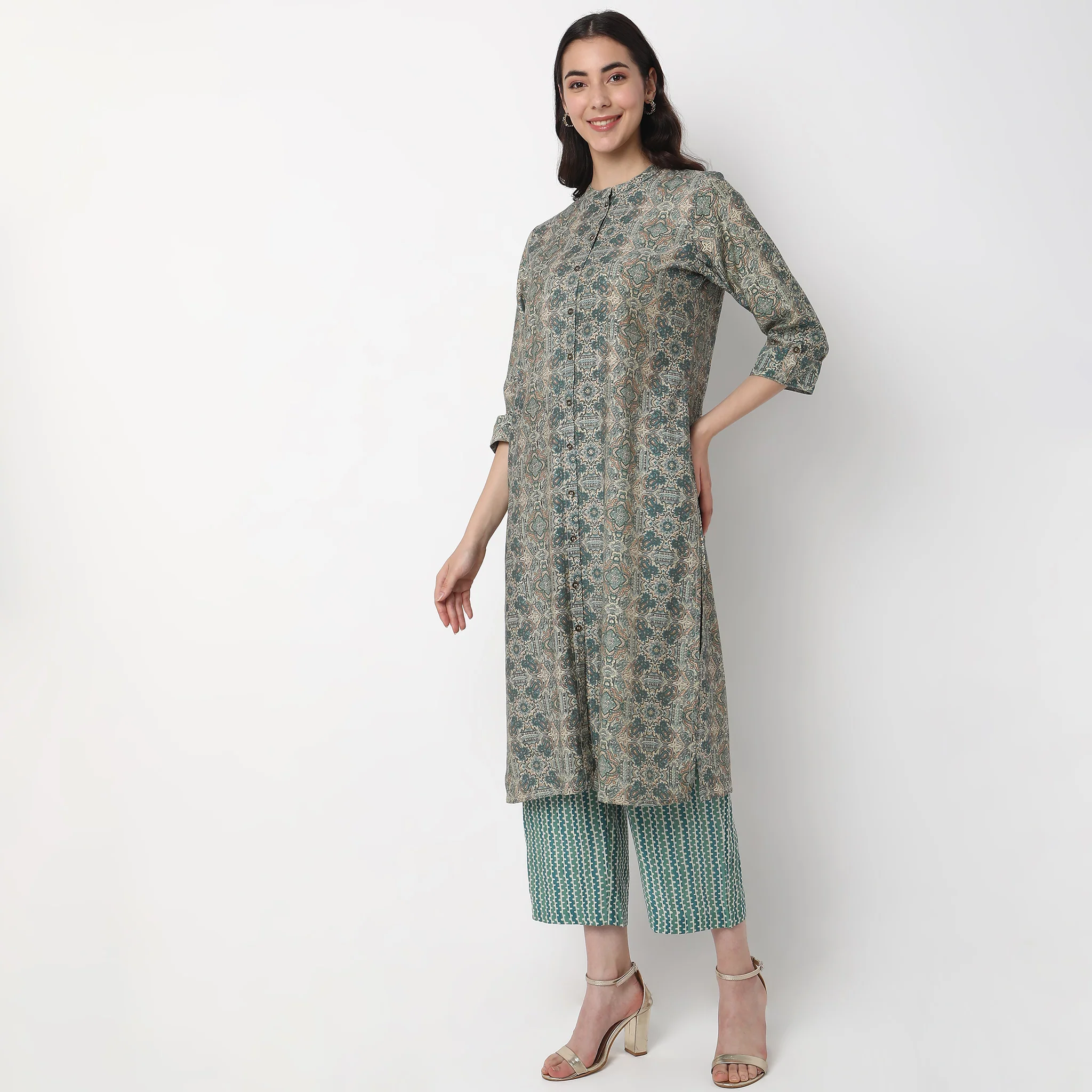 Regular Fit Printed Kurta With Pant Set - Image 5