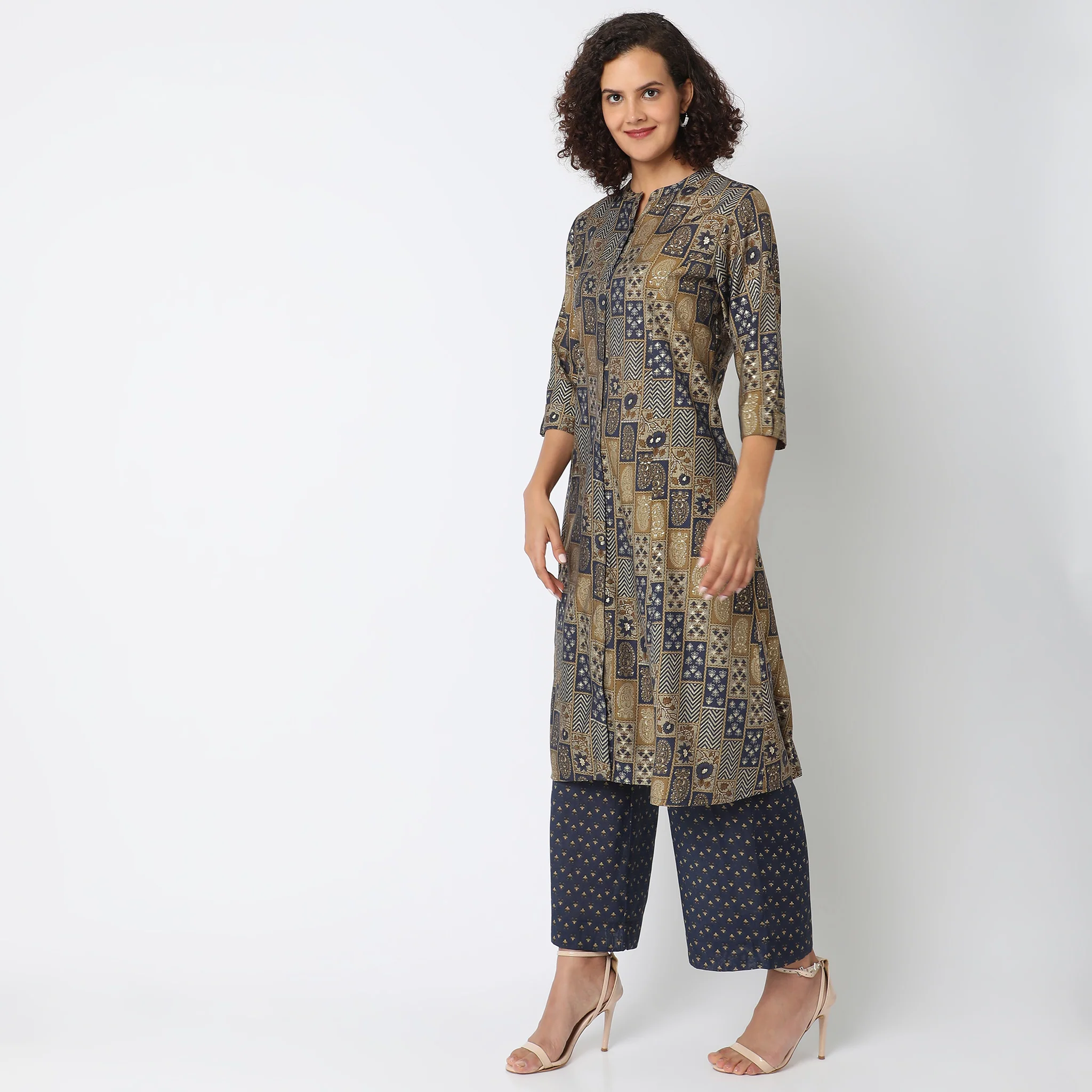 Regular Fit Printed Kurta With Pant Set - Image 10