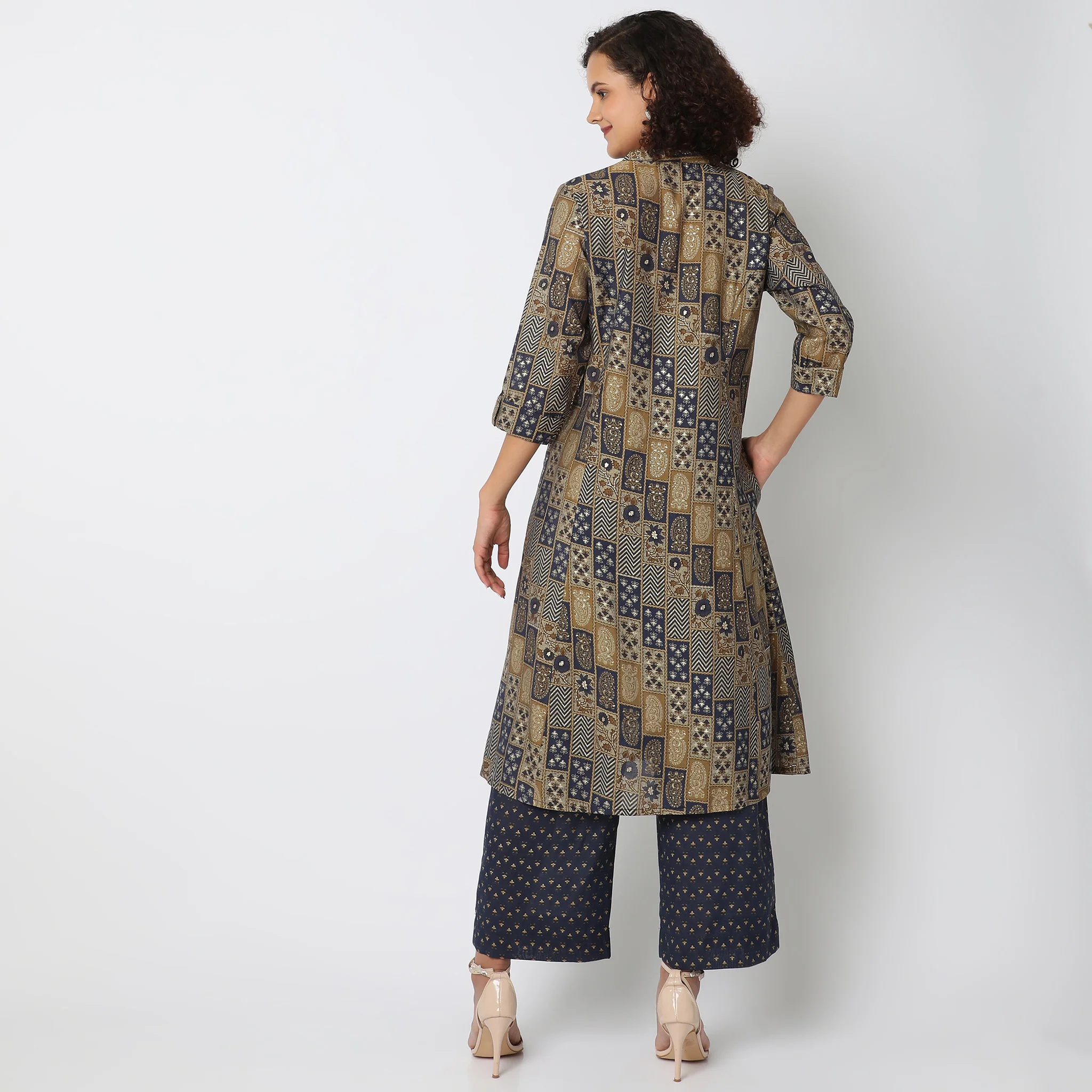 Regular Fit Printed Kurta With Pant Set - Image 11