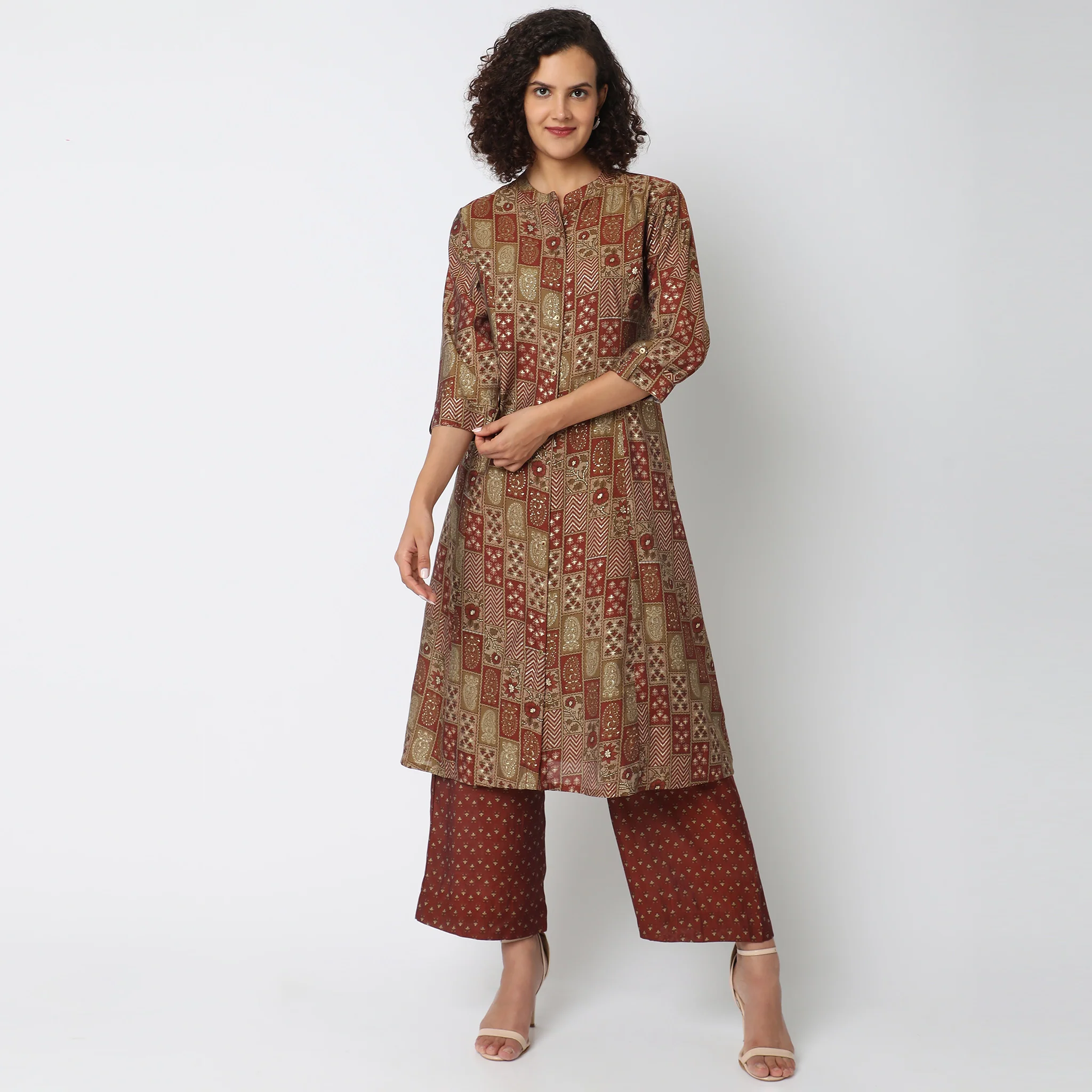 Regular Fit Printed Kurta With Pant Set - Image 2