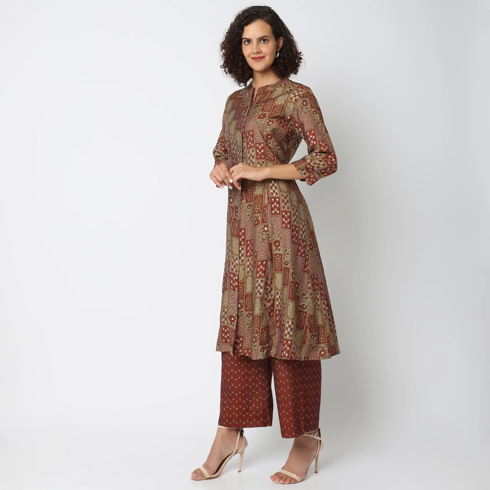 Regular Fit Printed Kurta With Pant Set - Image 5