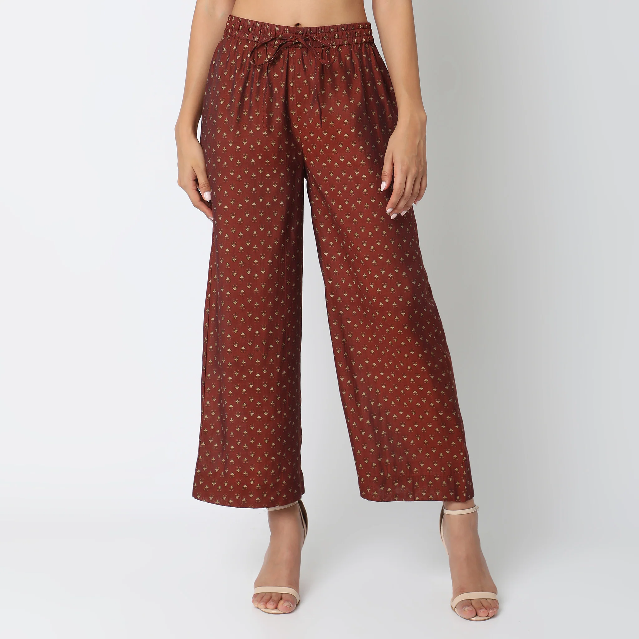 Regular Fit Printed Kurta With Pant Set - Image 6