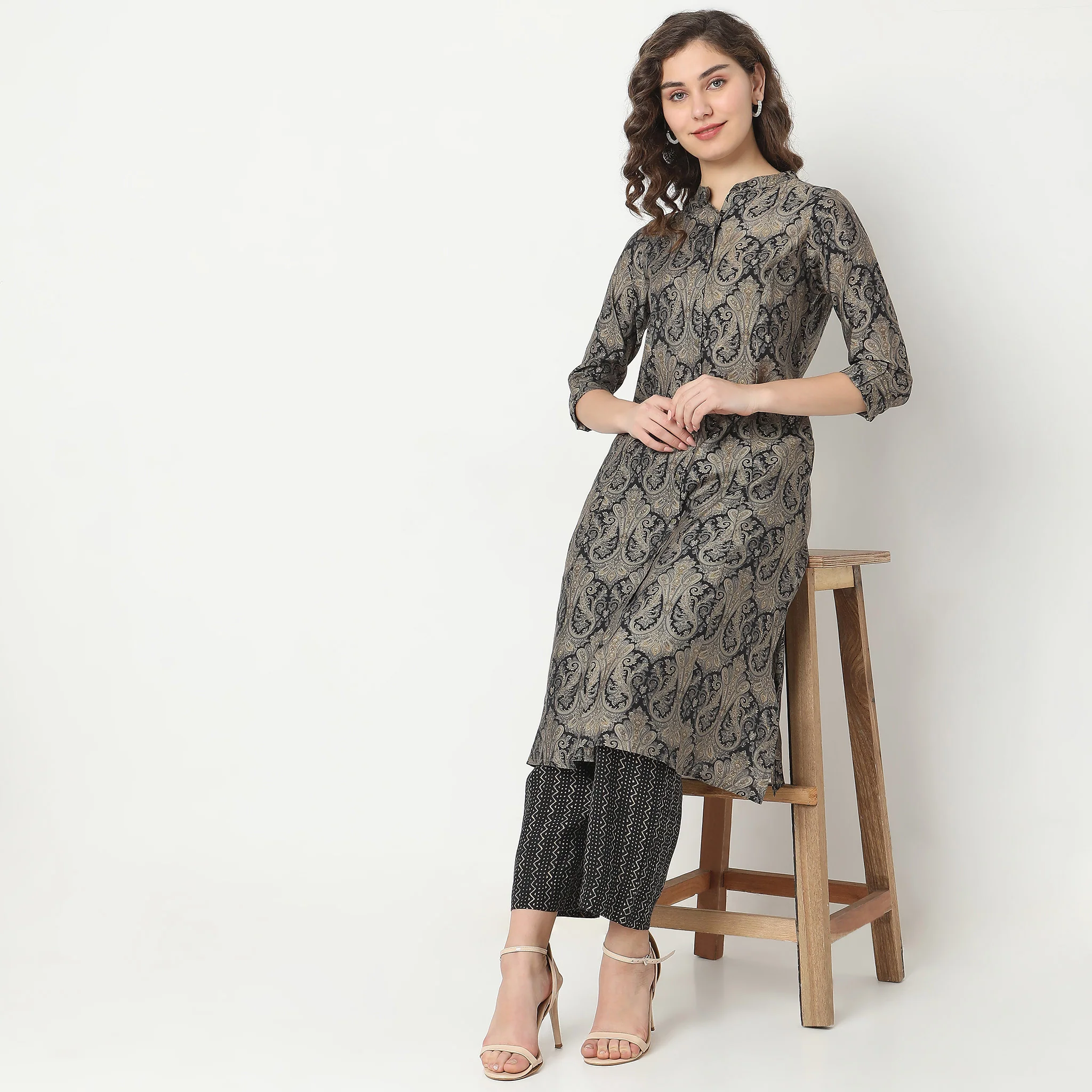 Regular Fit Printed Kurta With Pant Set