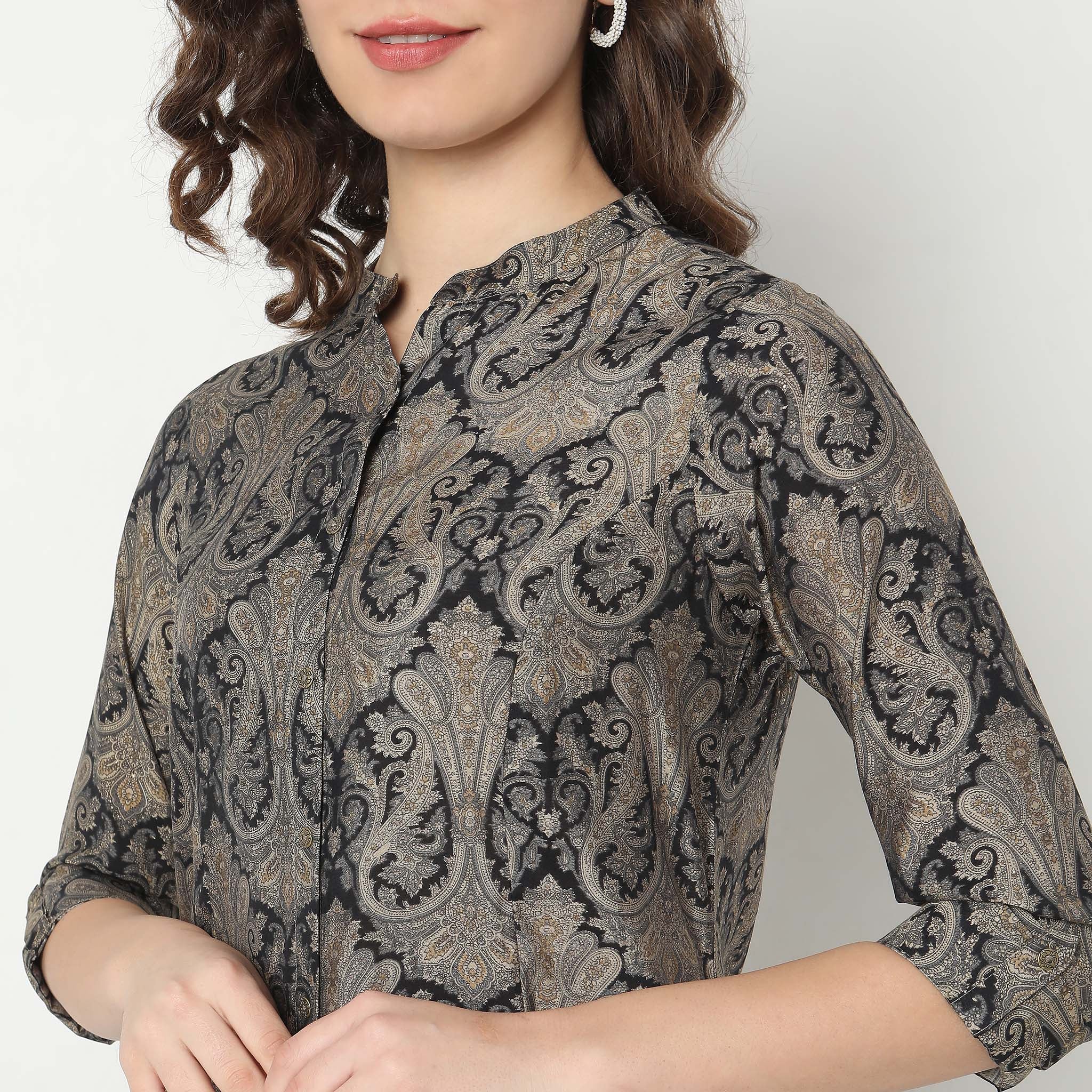 Regular Fit Printed Kurta With Pant Set - Image 4
