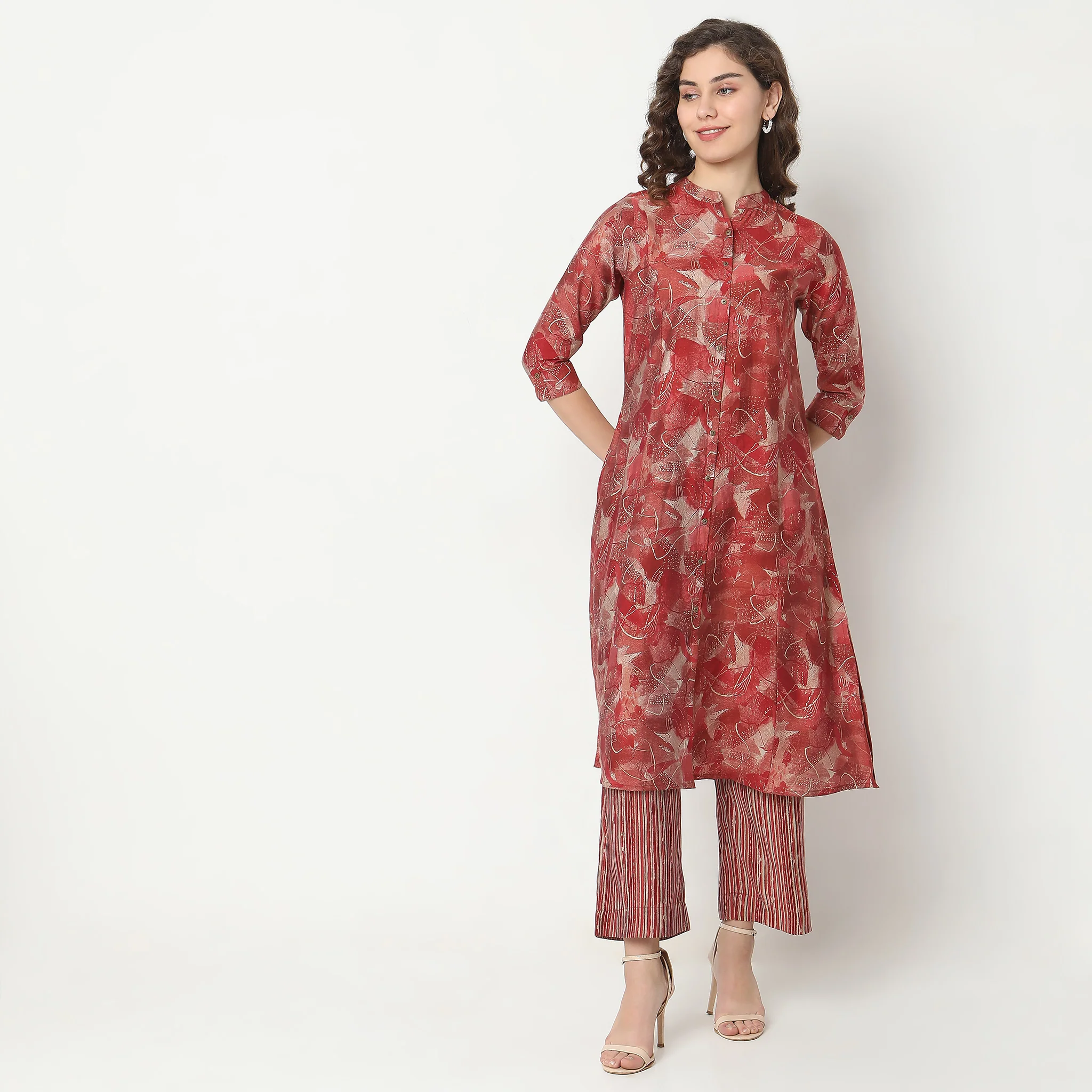 Regular Fit Printed Kurta With Pant Set - Image 2