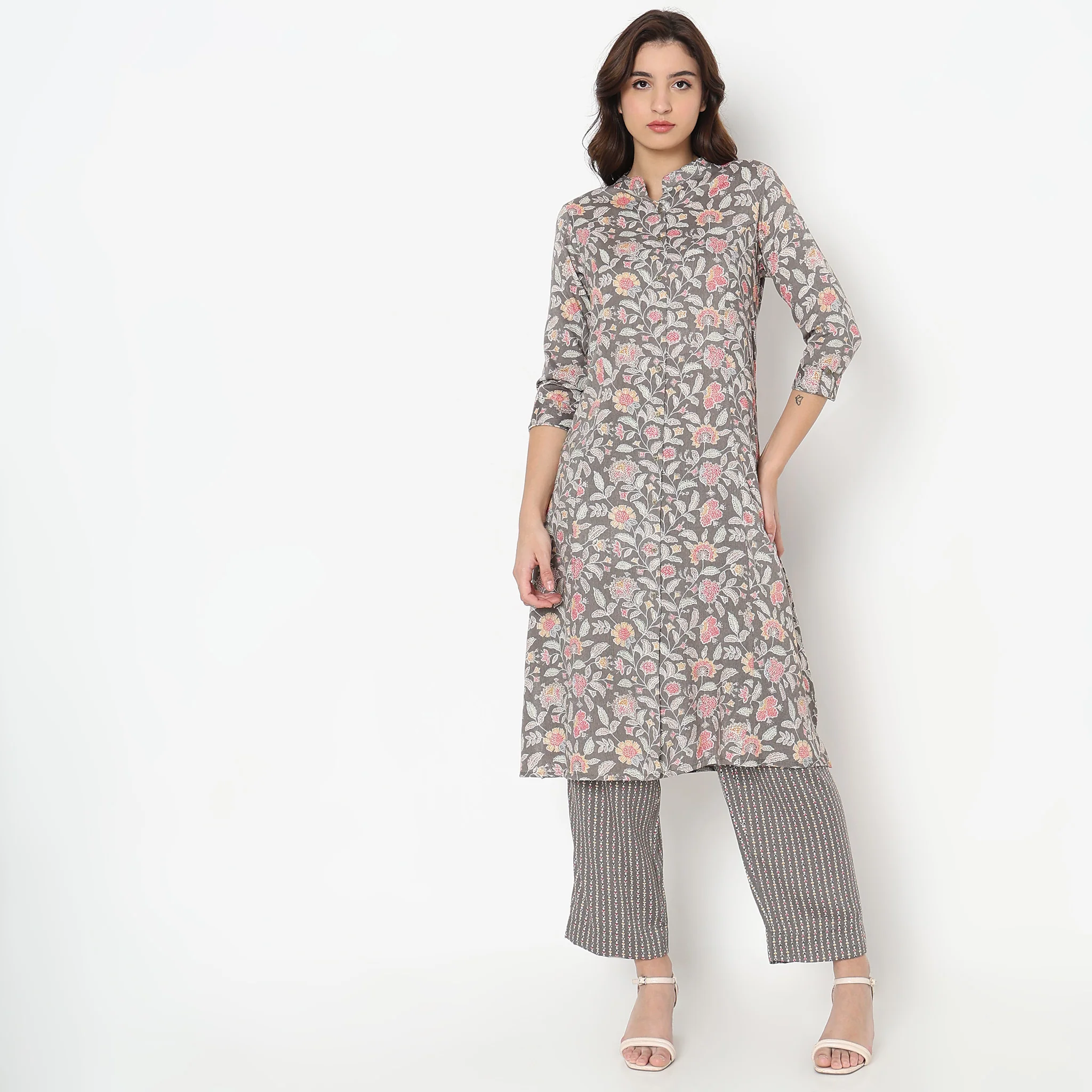 Regular Fit Printed Kurta With Pant Set - Image 2