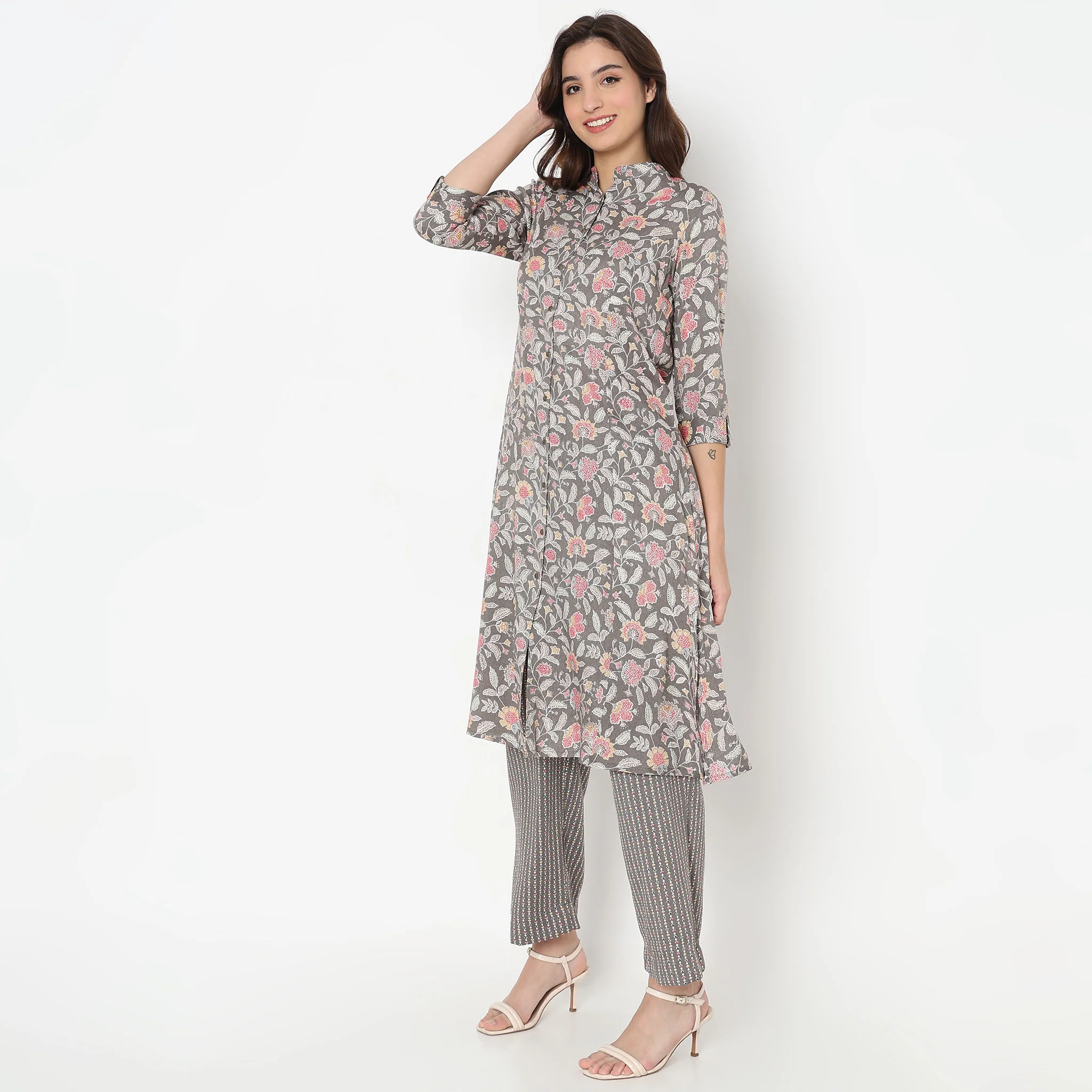Regular Fit Printed Kurta With Pant Set - Image 5