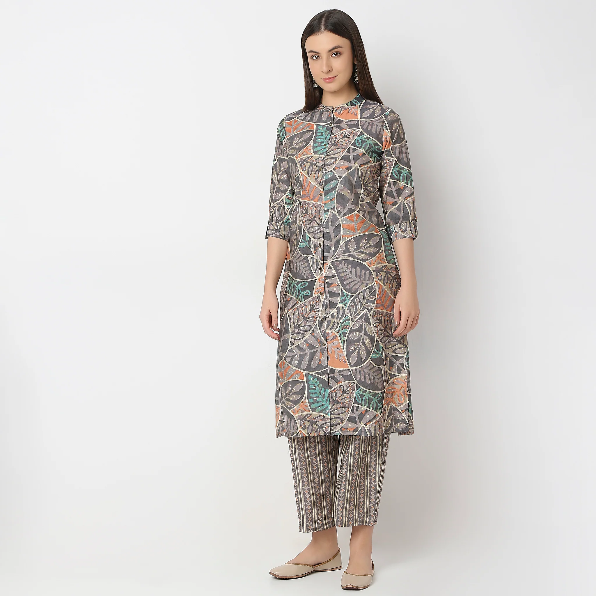 Regular Fit Printed Kurta With Pant Set - Image 5