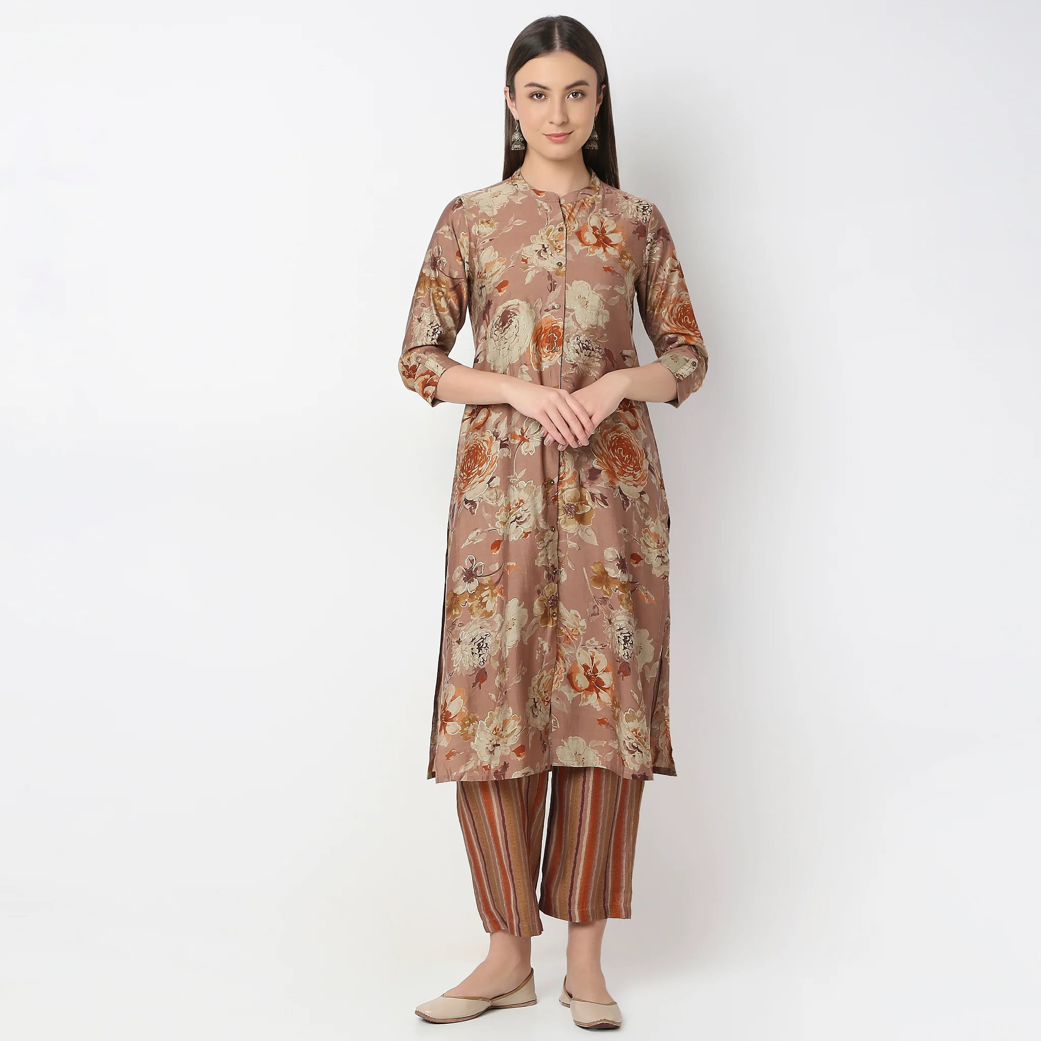 Regular Fit Printed Kurta With Pant Set - Image 2