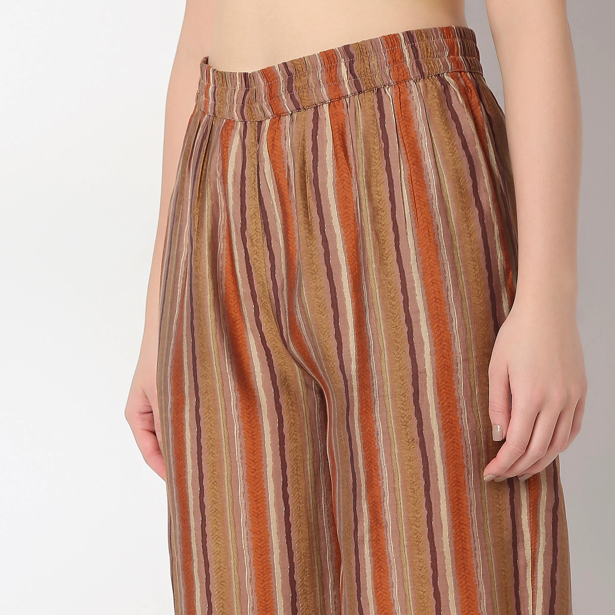 Regular Fit Printed Kurta With Pant Set - Image 7