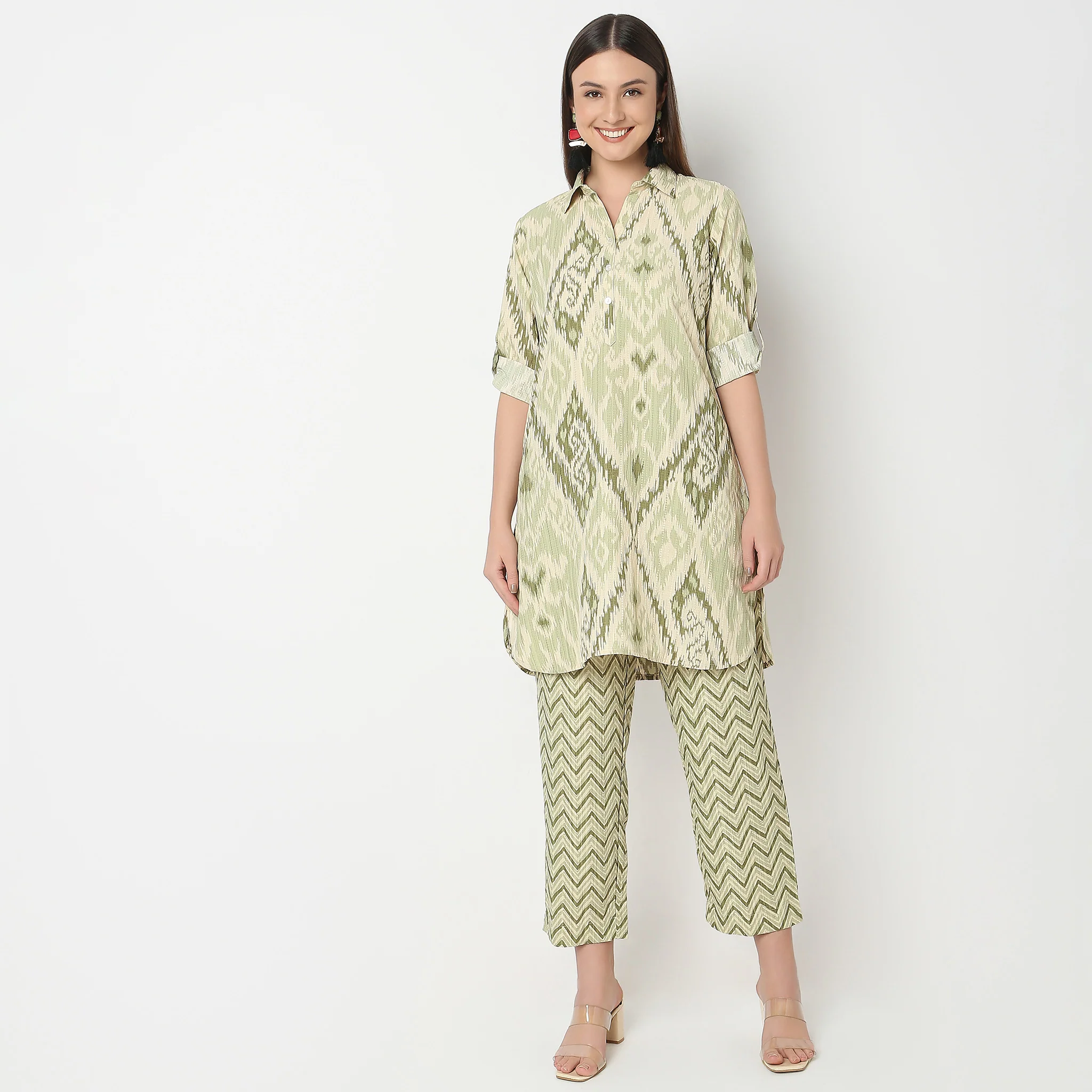 Regular Fit Printed Kurta With Pant Set - Image 2