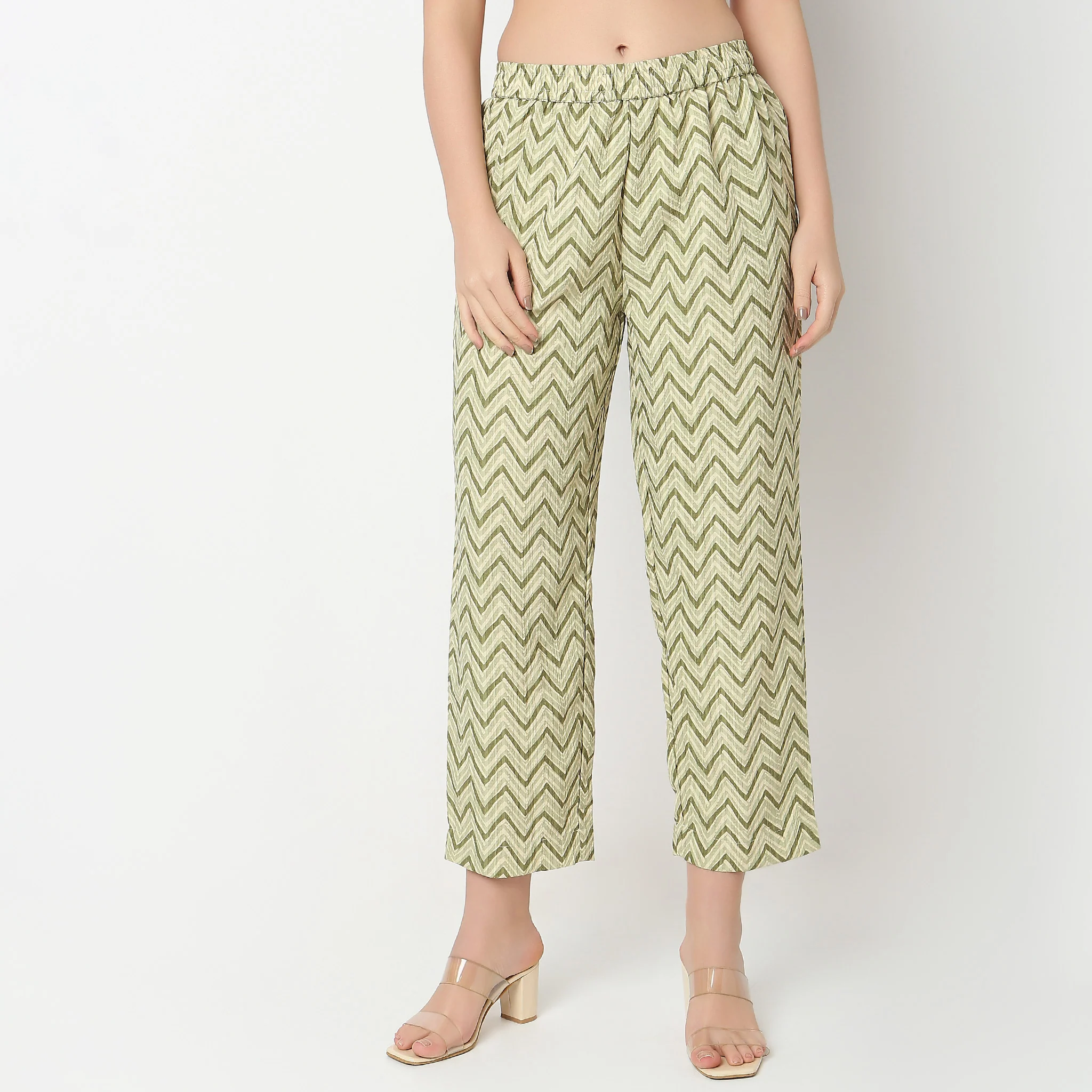 Regular Fit Printed Kurta With Pant Set - Image 6