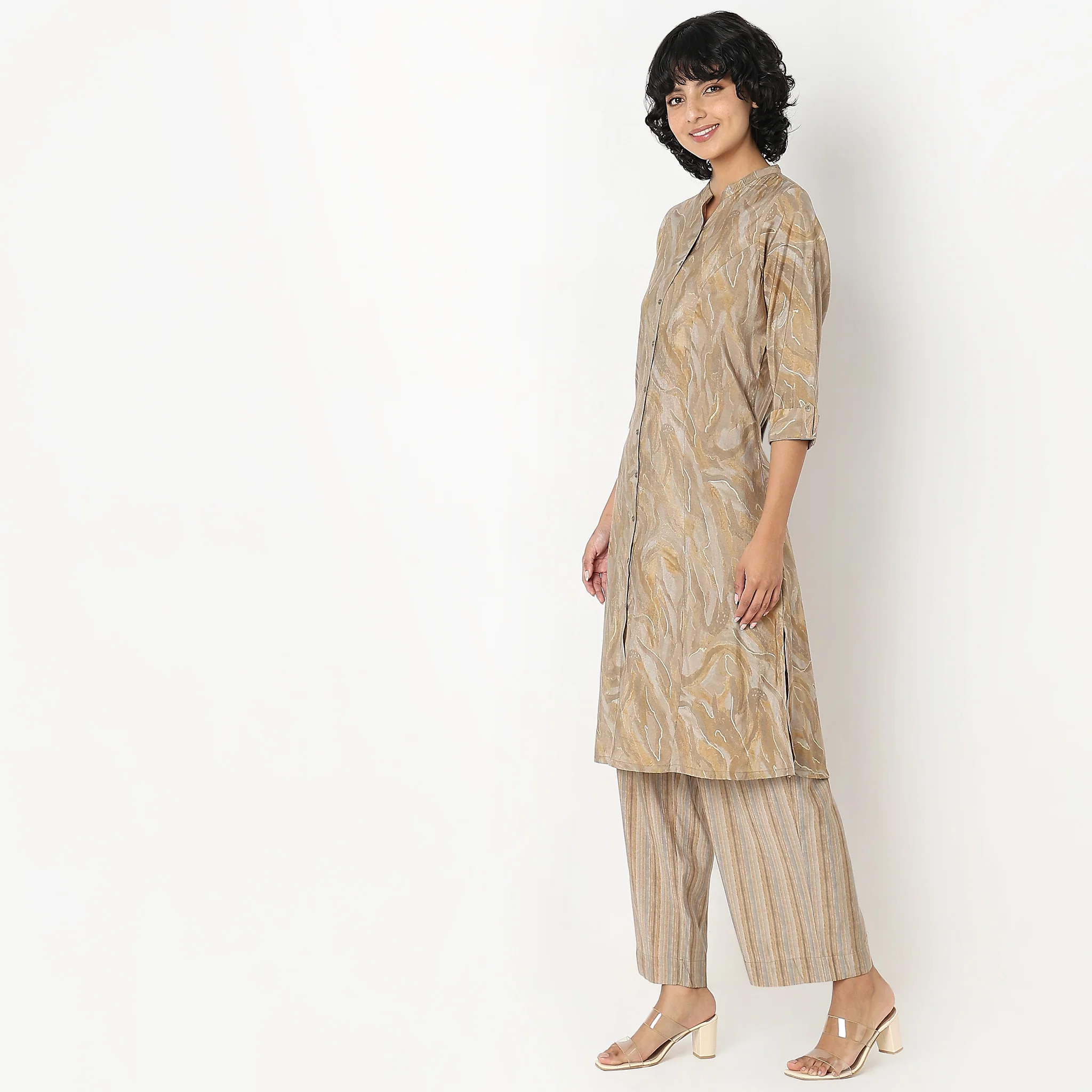 Regular Fit Printed Kurta With Pant Set - Image 5