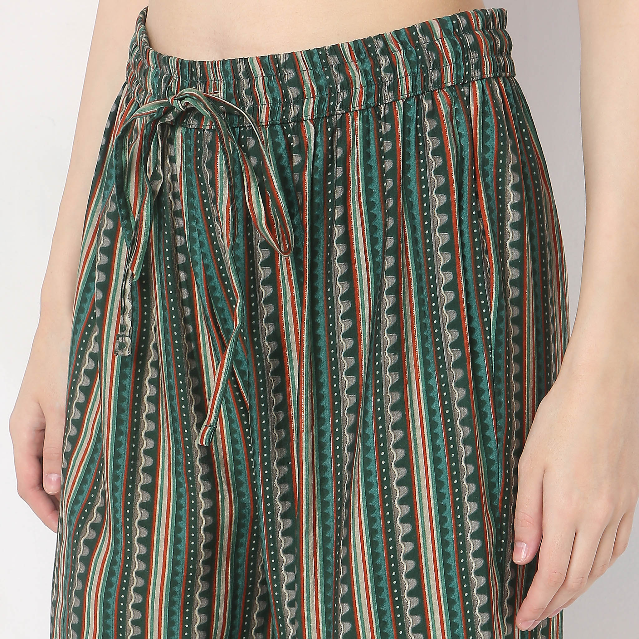 Regular Fit Printed Kurta With Pant Set - Image 7