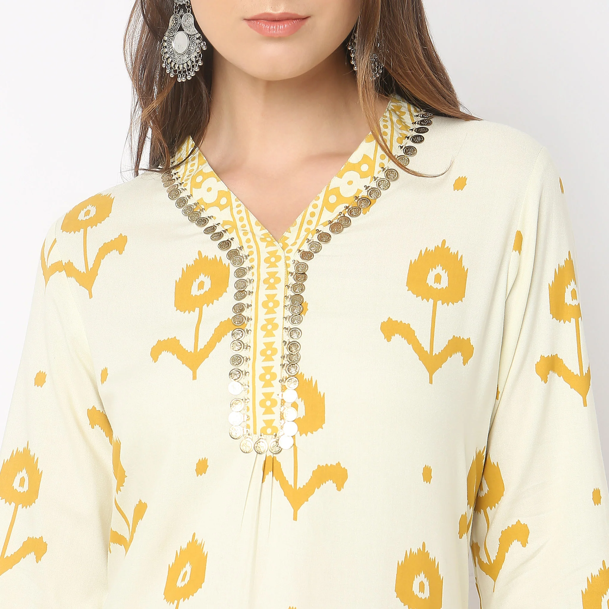 Regular Fit Printed Kurta With Pant Set - Image 4