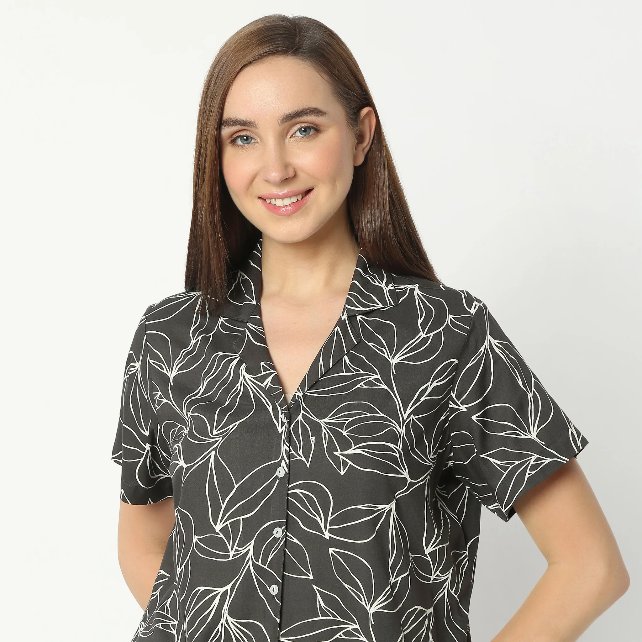 Printed Lapel Collar Short Sleeve Shirt With Pyjama Sleepwear Set - Image 4