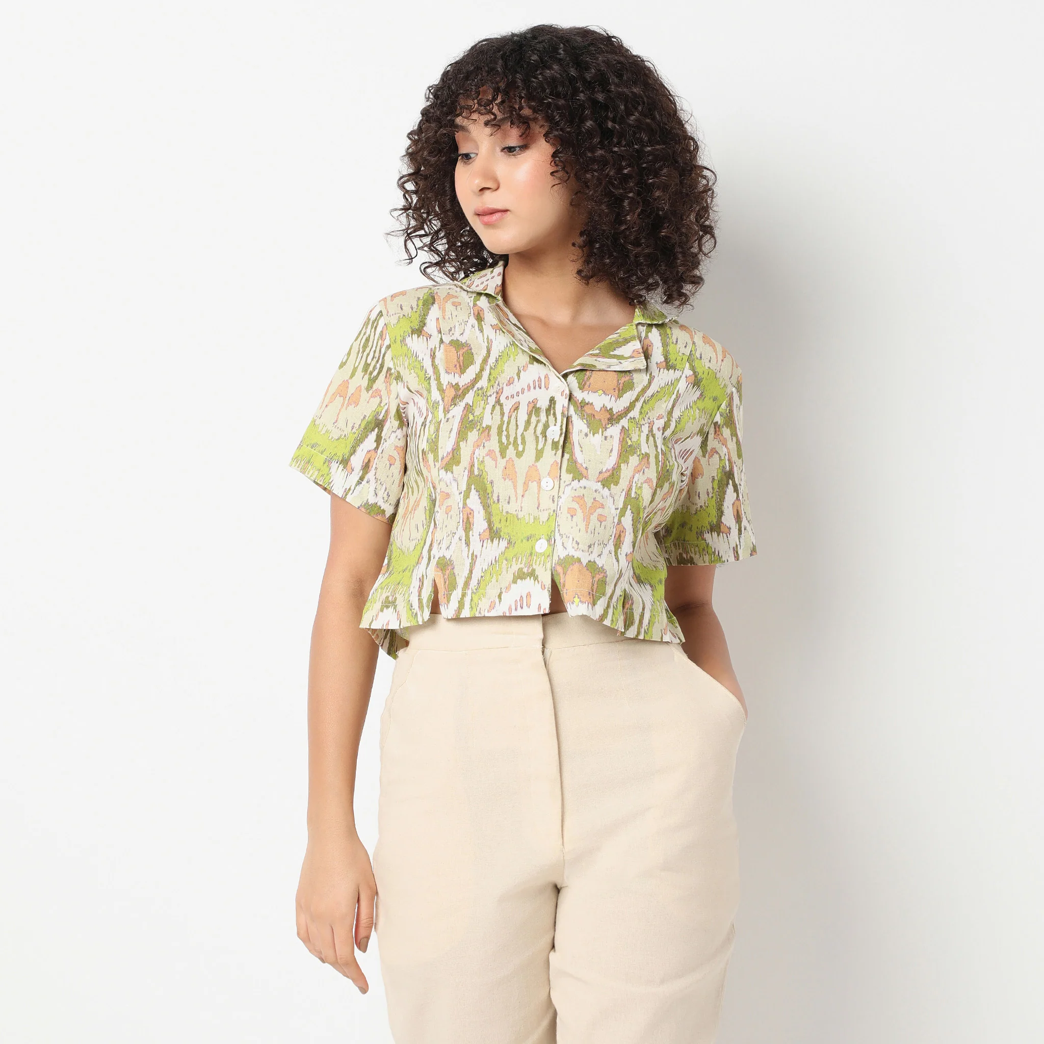 Lapel Collar Half Sleeve Straight Fit Printed Crop Top - Image 2