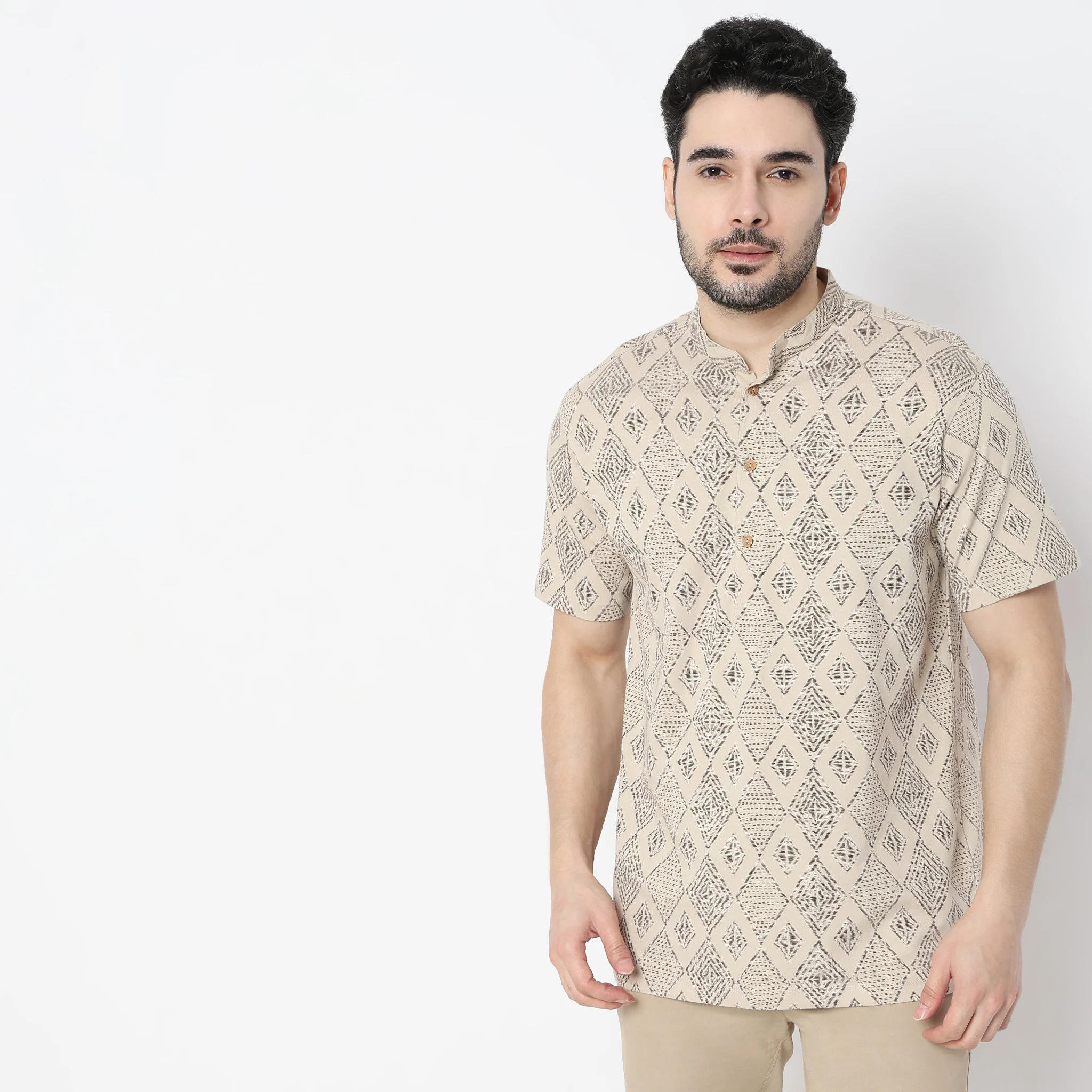Printed Half Sleeve Mandarin Collar Knit Short Kurta - Image 2