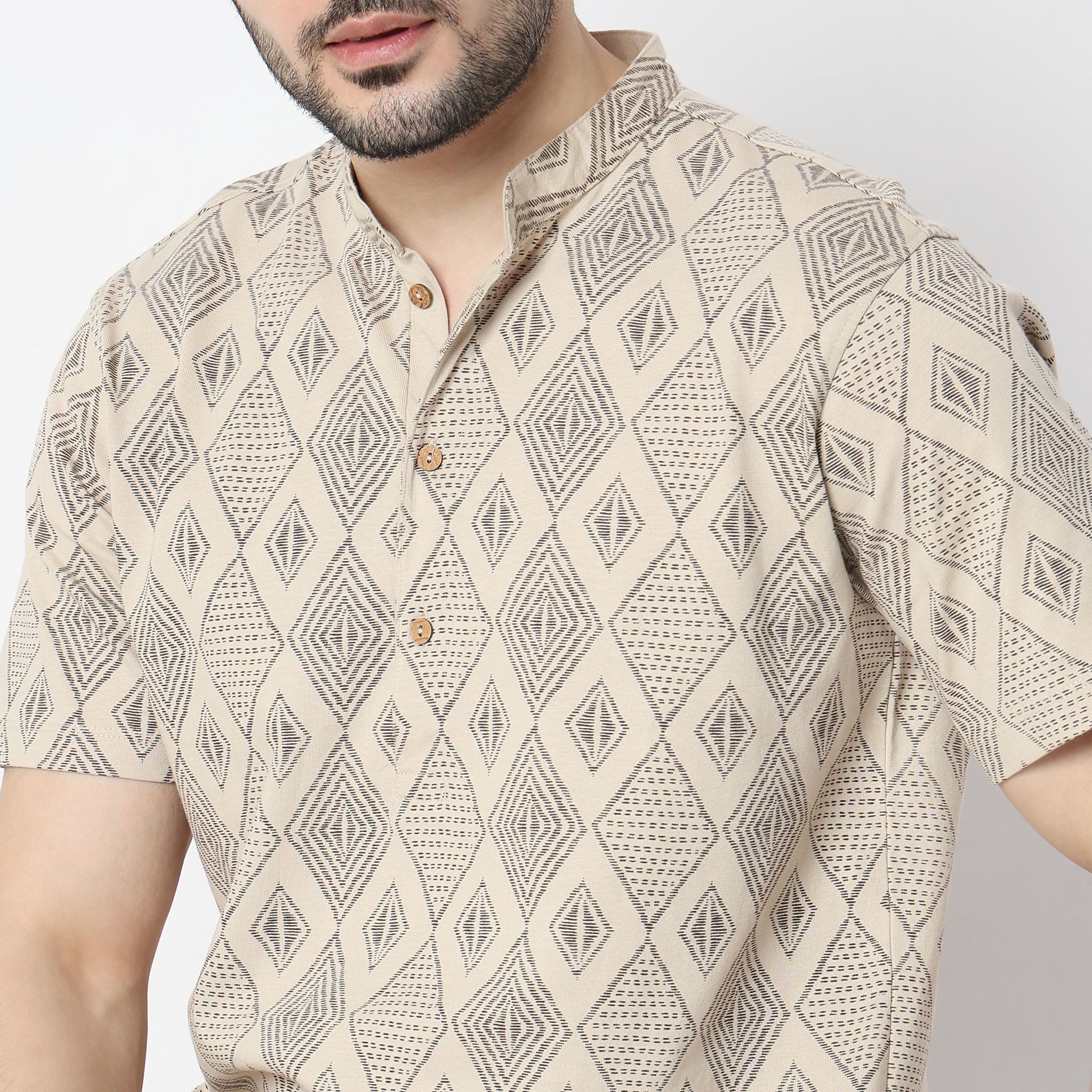 Printed Half Sleeve Mandarin Collar Knit Short Kurta - Image 4