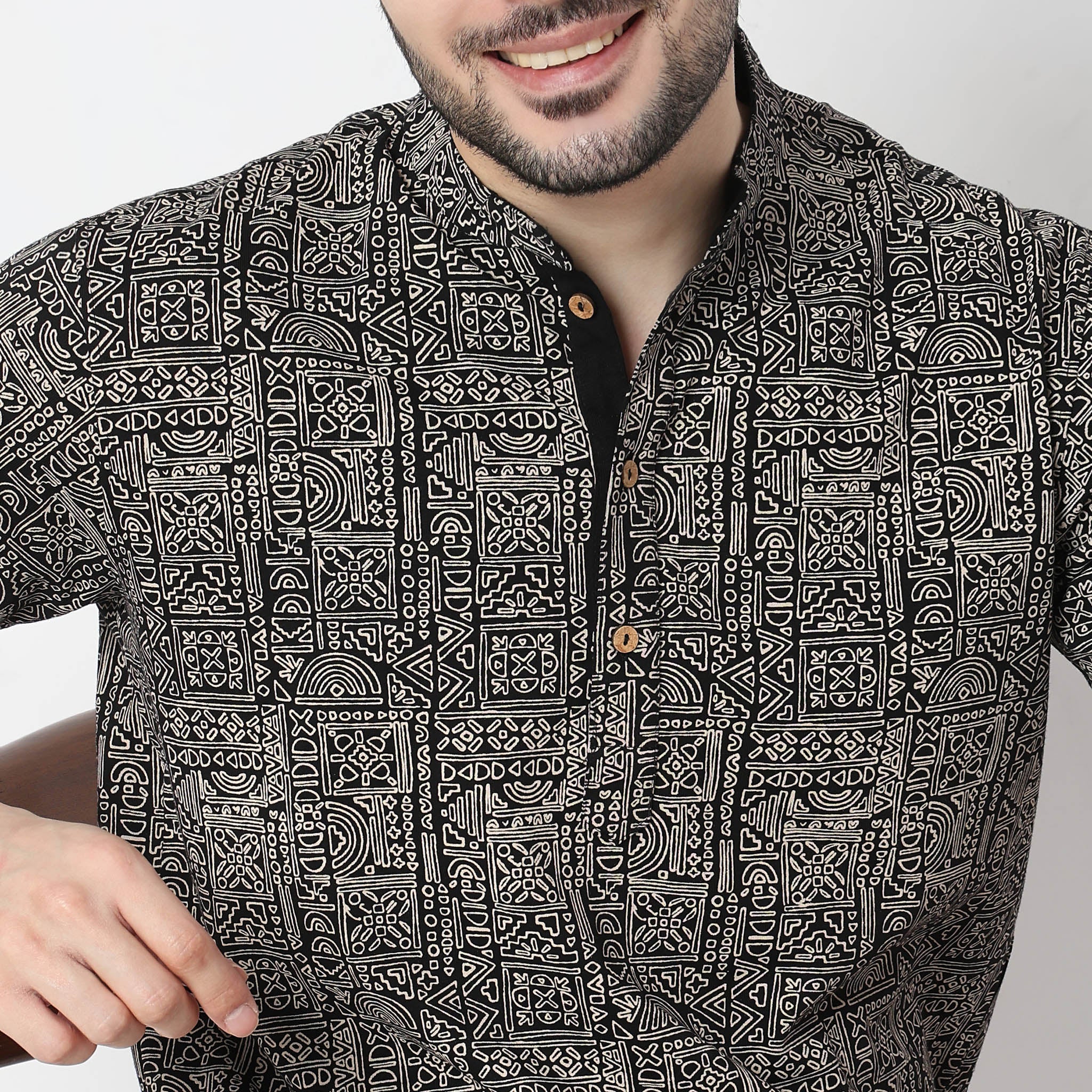 Printed Half Sleeve Mandarin Collar Knit Short Kurta - Image 4