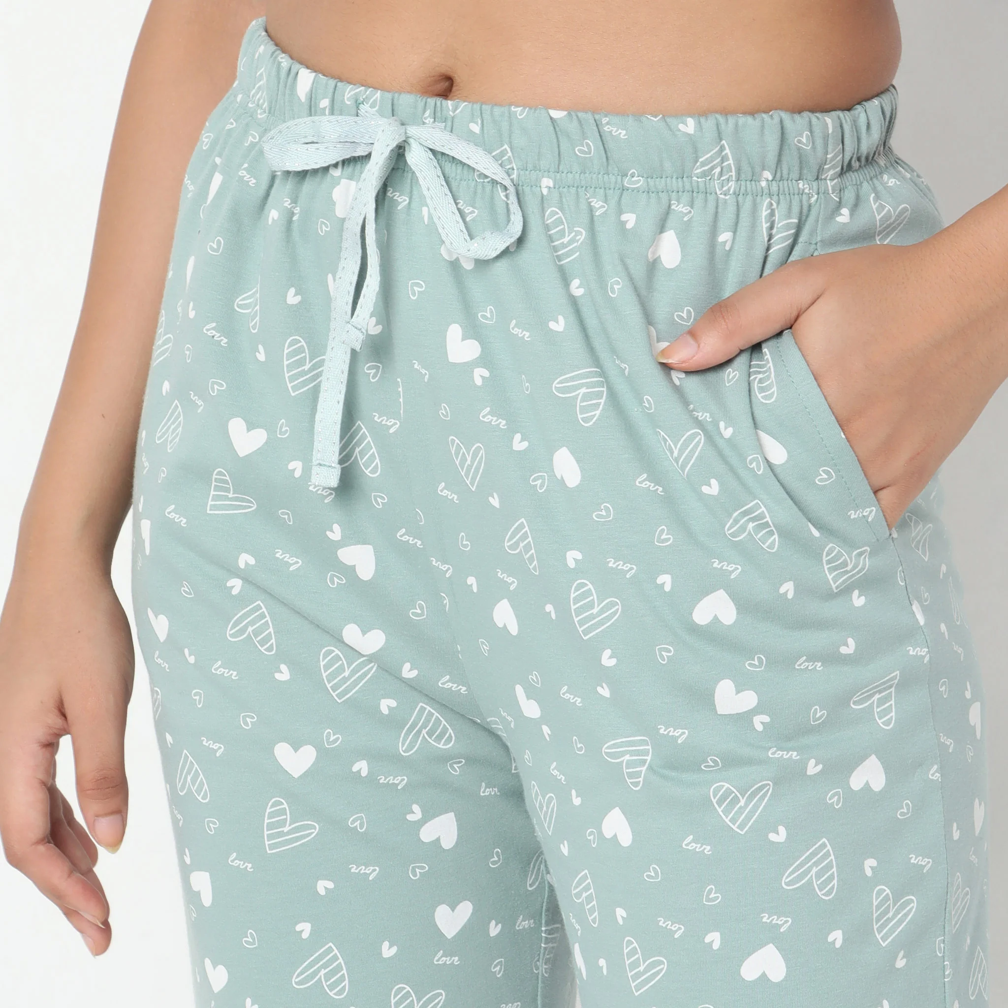 Knitted Printed Mid Rise Lounge Capris - Image 4