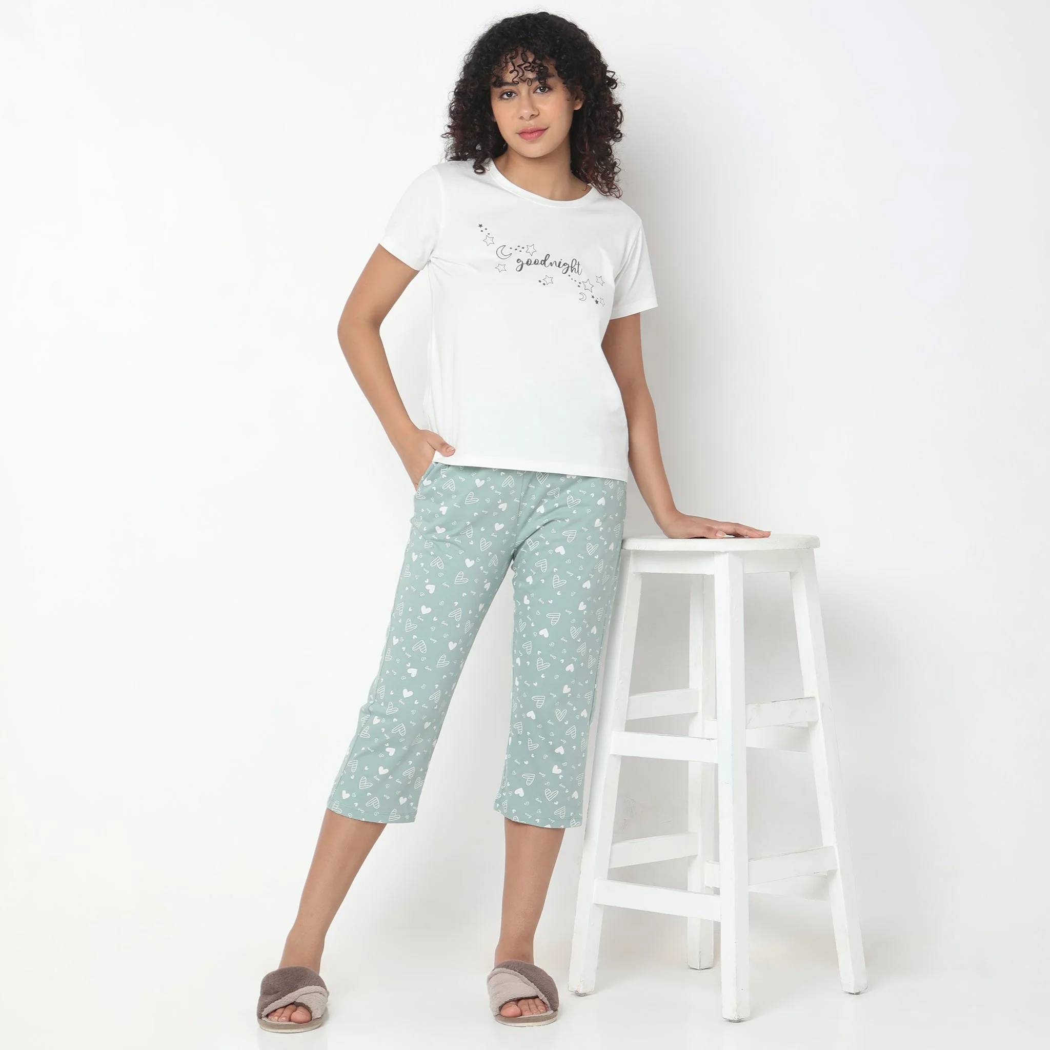 Knitted Printed Mid Rise Lounge Capris - Image 6