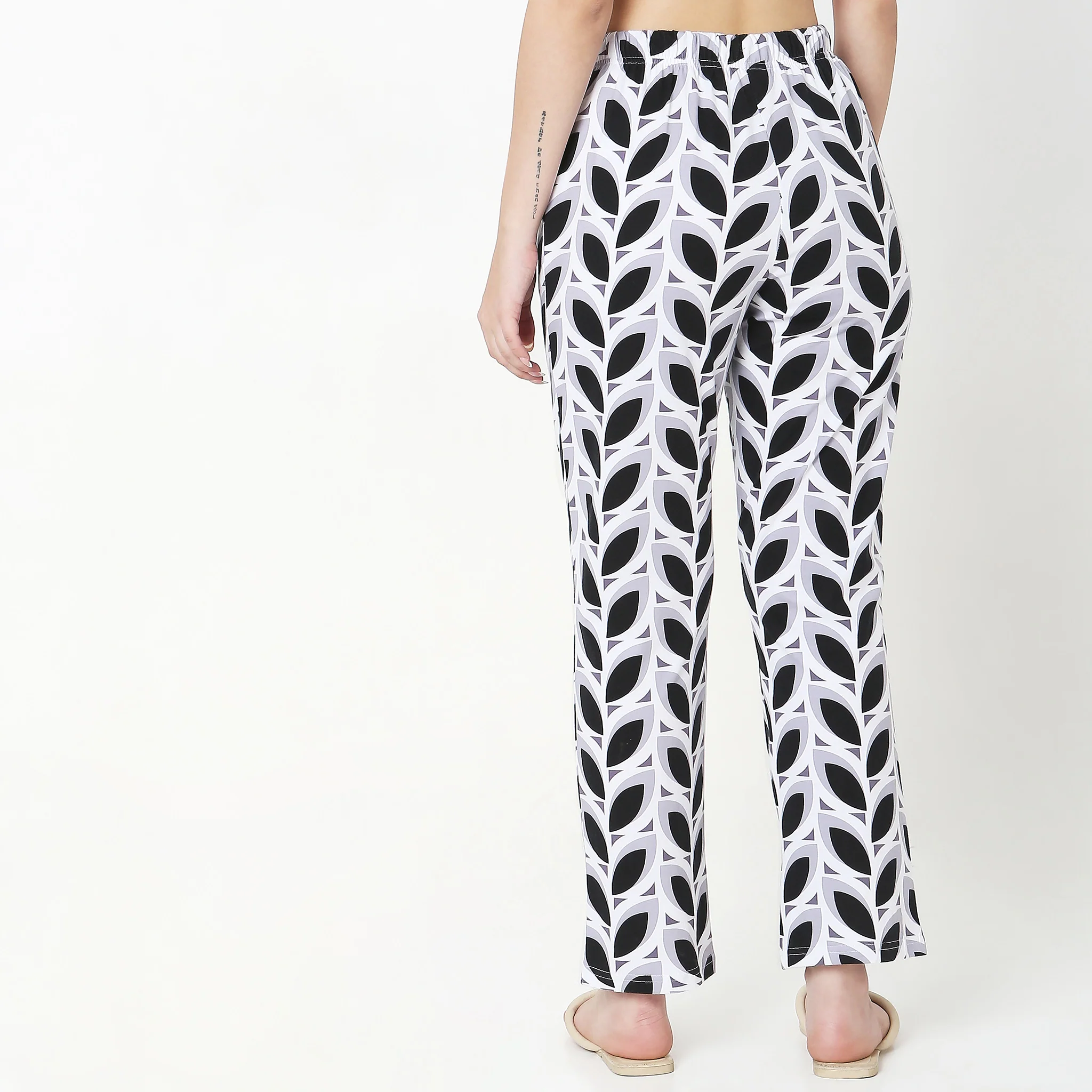 Knitted Printed Mid Rise Lounge Pyjamas - Image 3