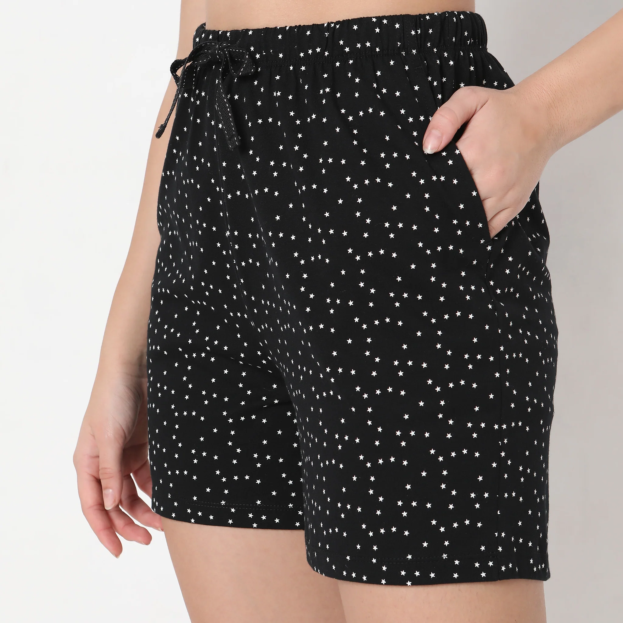 Knitted Printed Mid Rise Lounge Shorts - Image 4