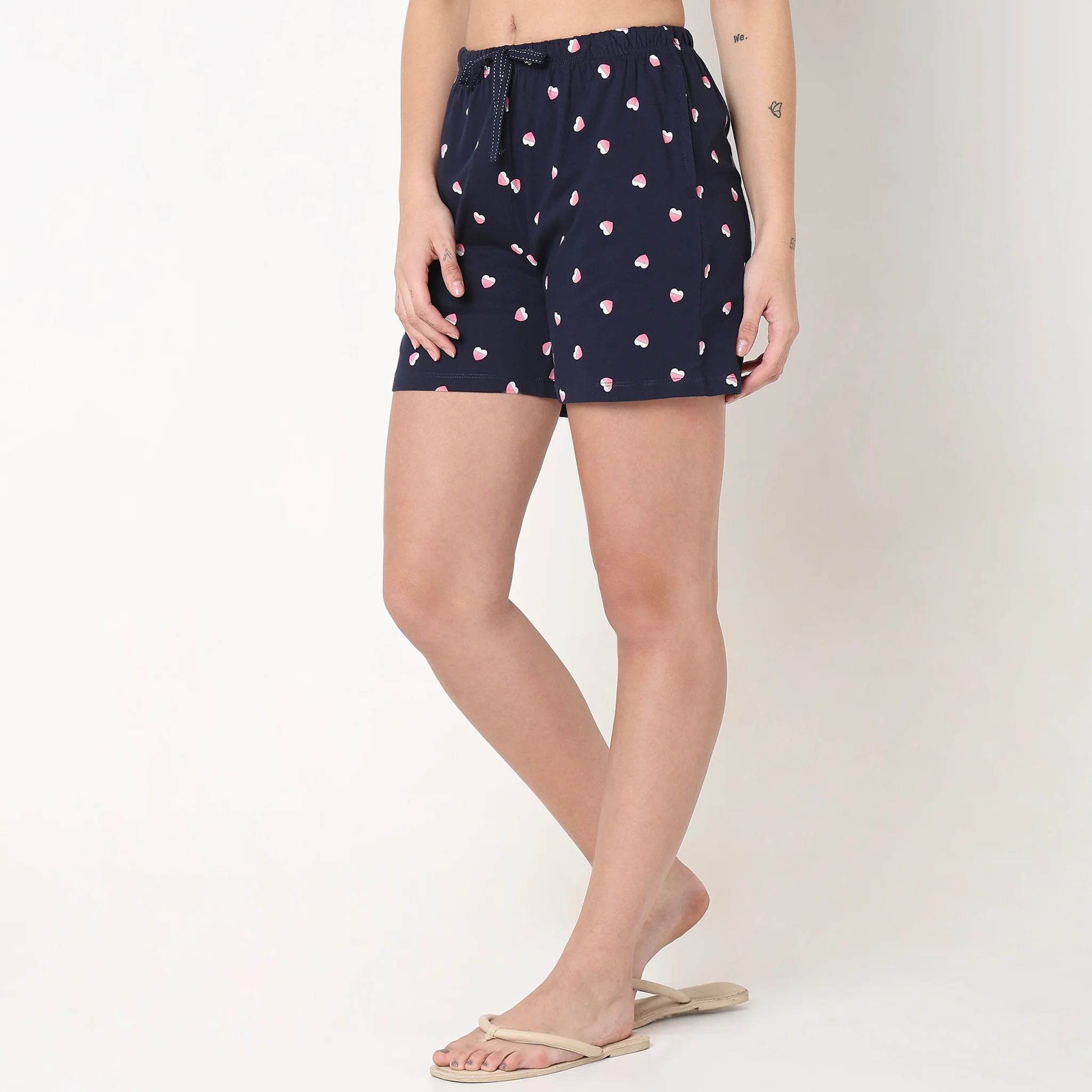 Knitted Printed Mid Rise Lounge Shorts - Image 5