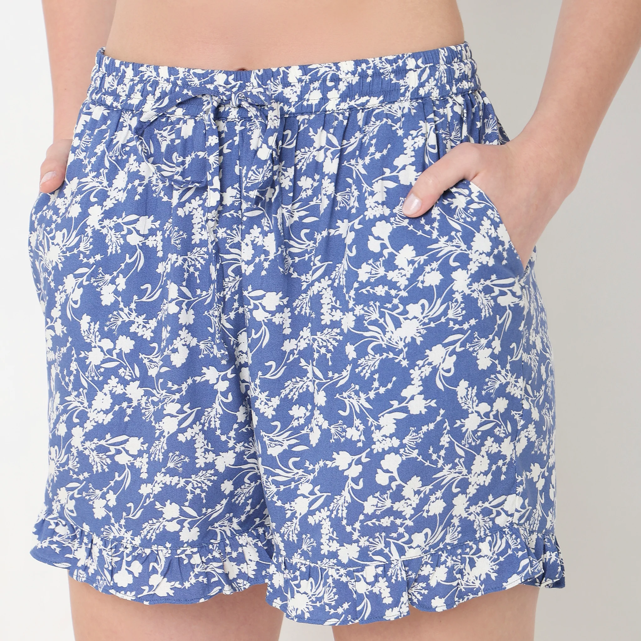 Woven Printed Mid Rise Lounge Shorts - Image 4