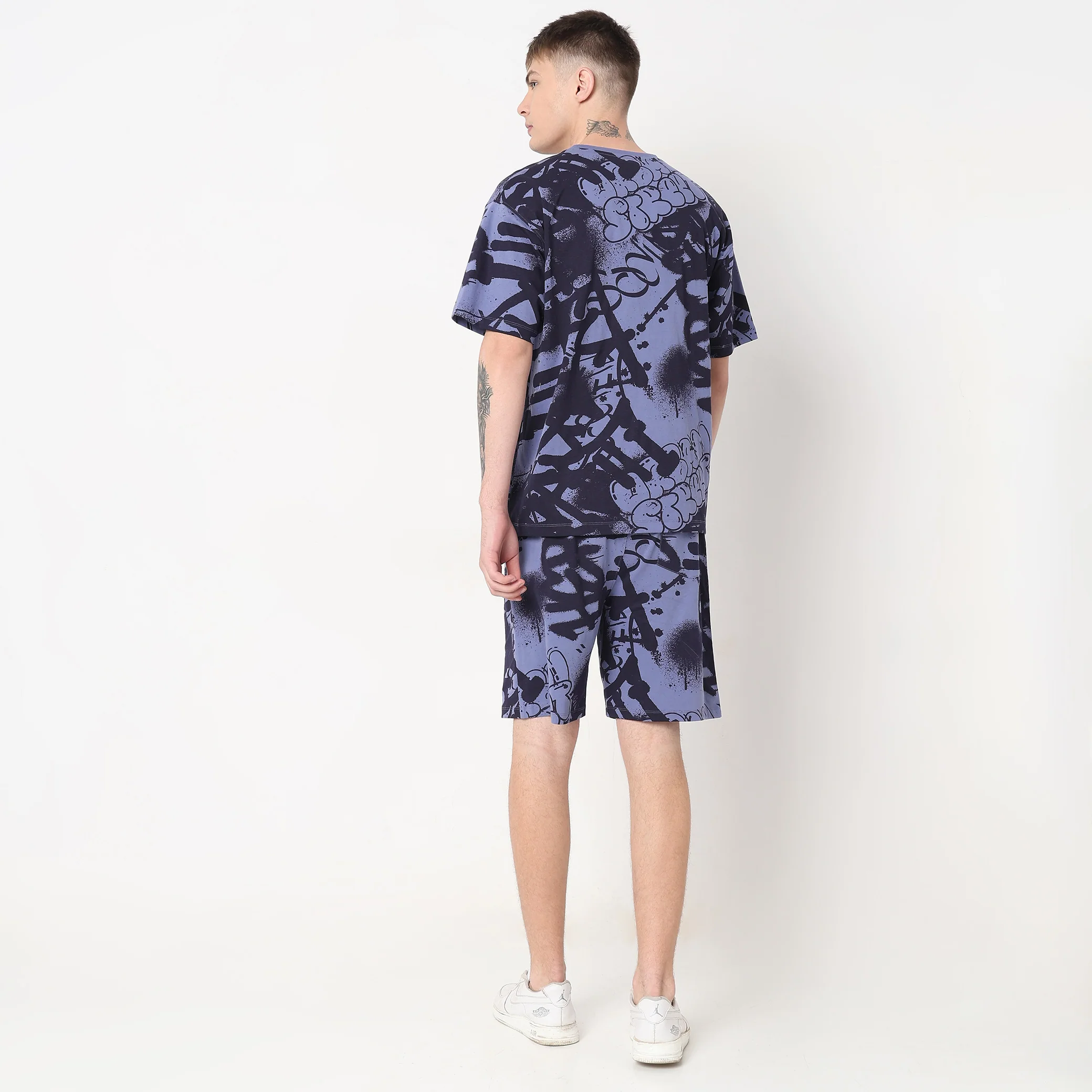Regular Fit Printed Mid Rise Shorts - Image 3