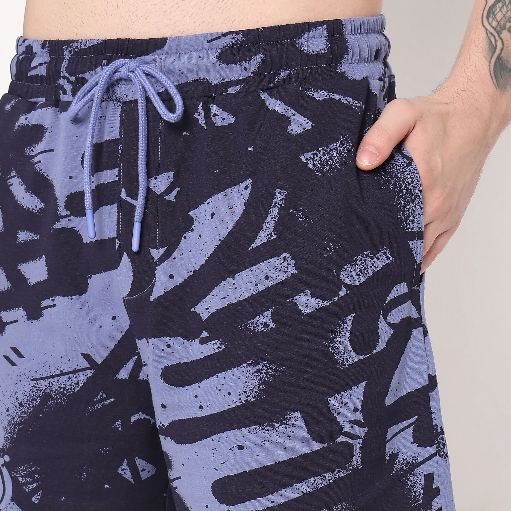 Regular Fit Printed Mid Rise Shorts - Image 7